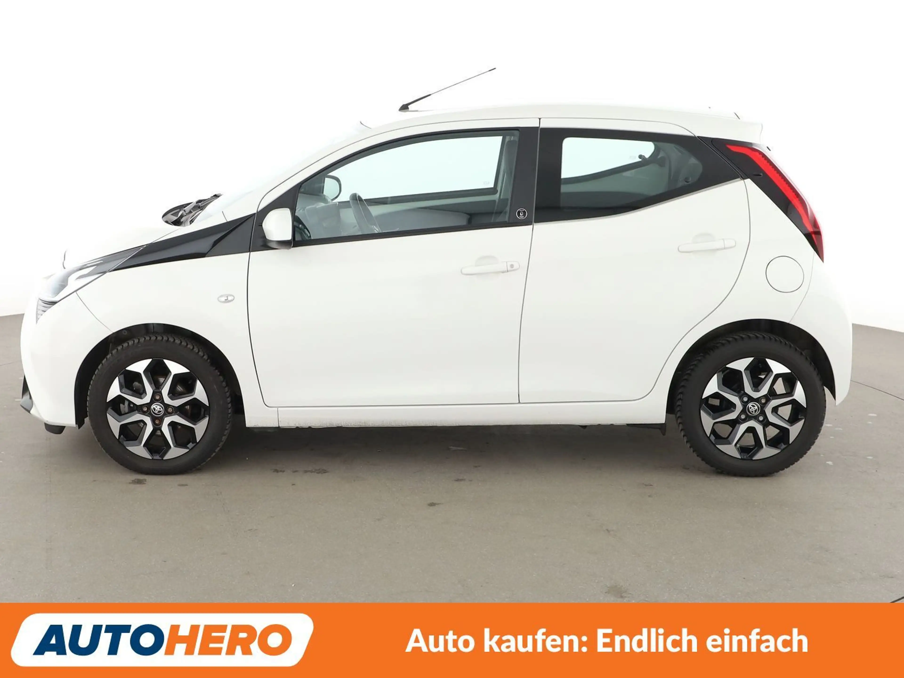 Toyota Aygo 1.0 x-play Team D*ALUFELGEN*BLUETOOTH* — photo 3