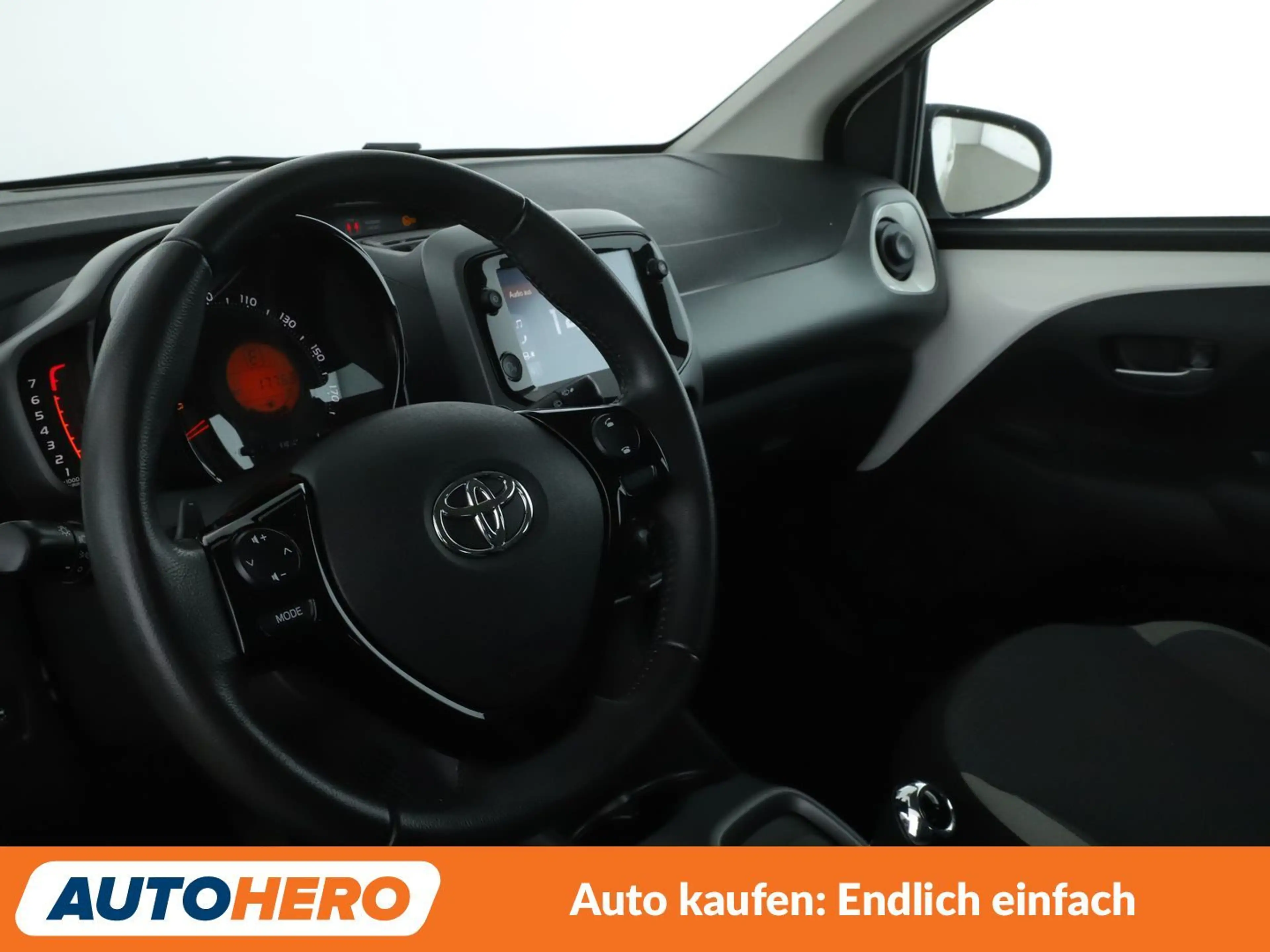 Toyota Aygo 1.0 x-play Team D*ALUFELGEN*BLUETOOTH* — photo 11