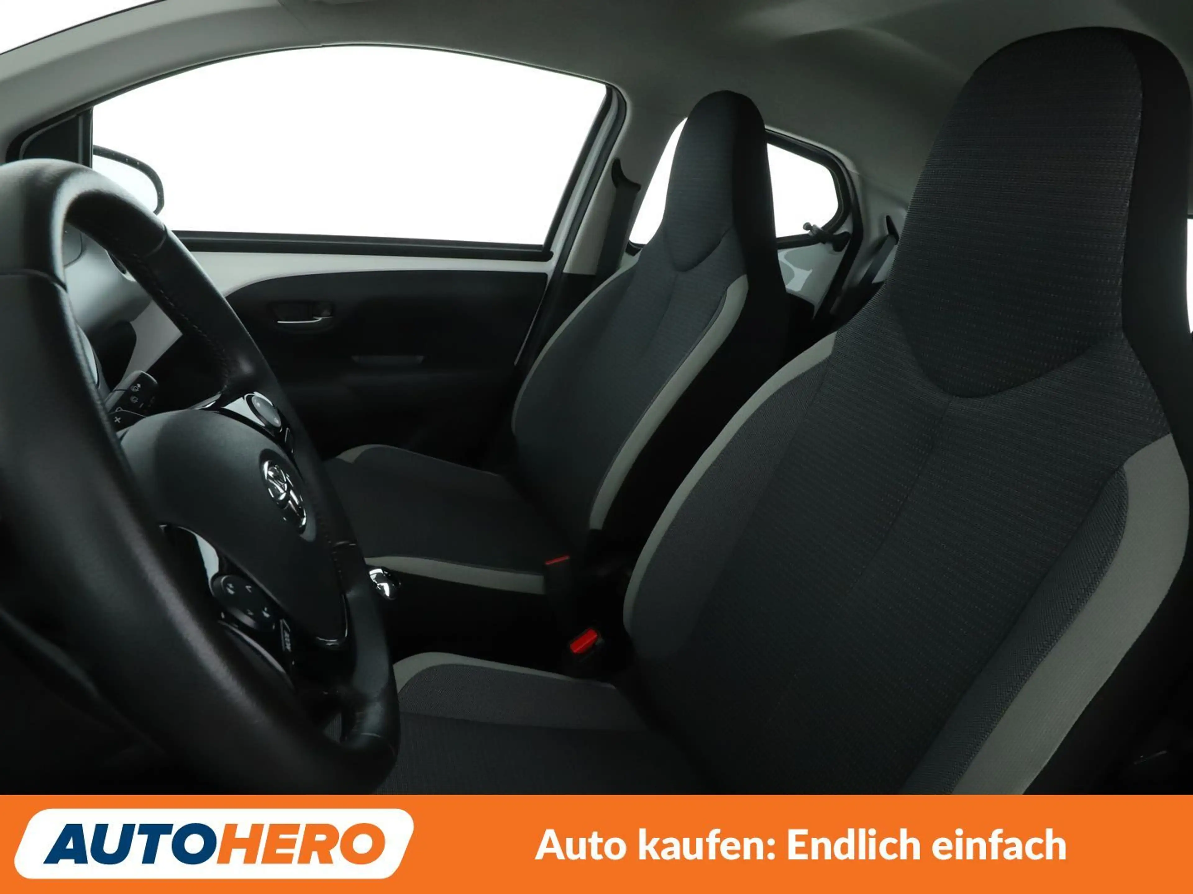 Toyota Aygo 1.0 x-play Team D*ALUFELGEN*BLUETOOTH* — photo 10