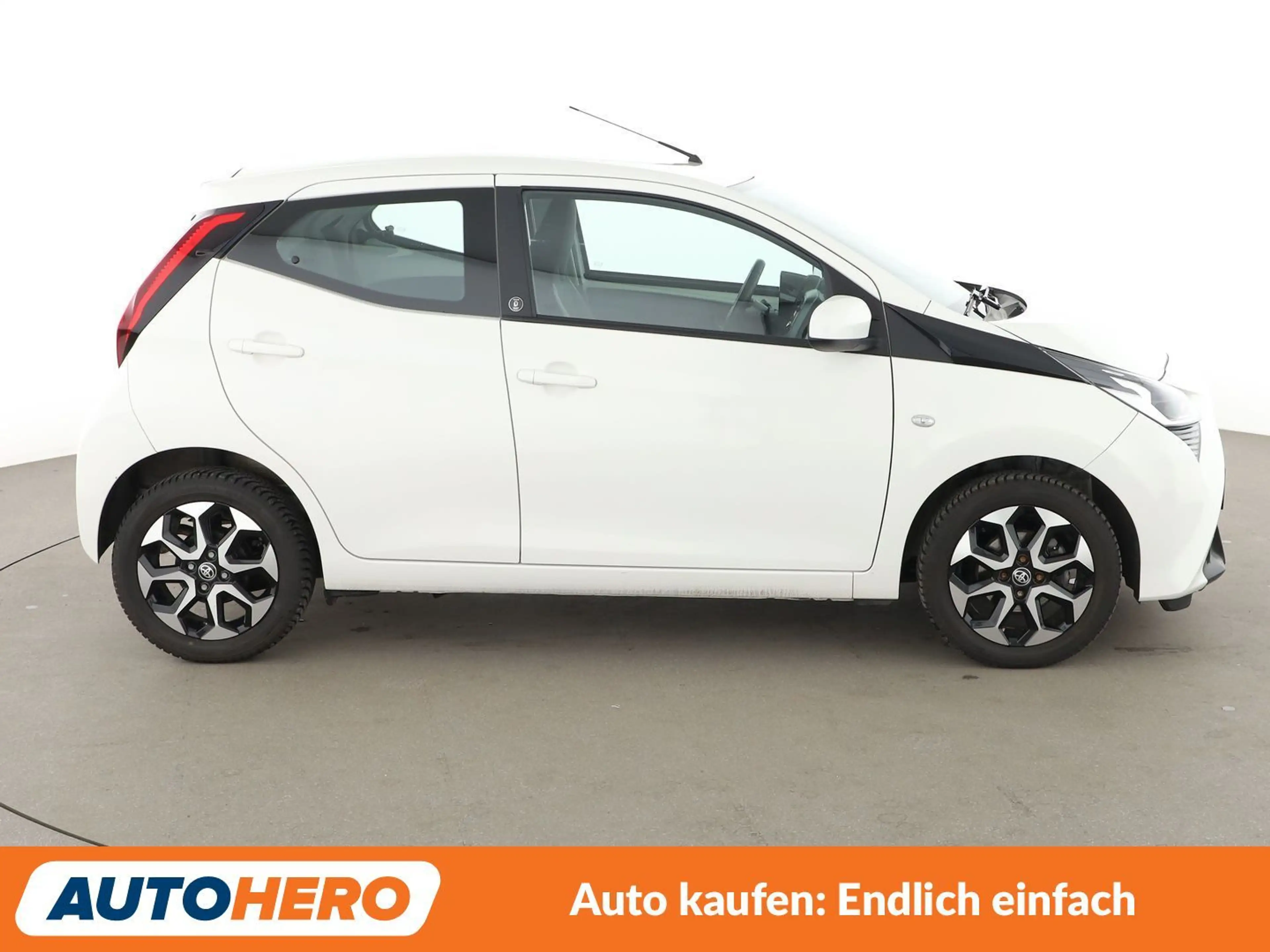 Toyota Aygo 1.0 x-play Team D*ALUFELGEN*BLUETOOTH* — photo 7