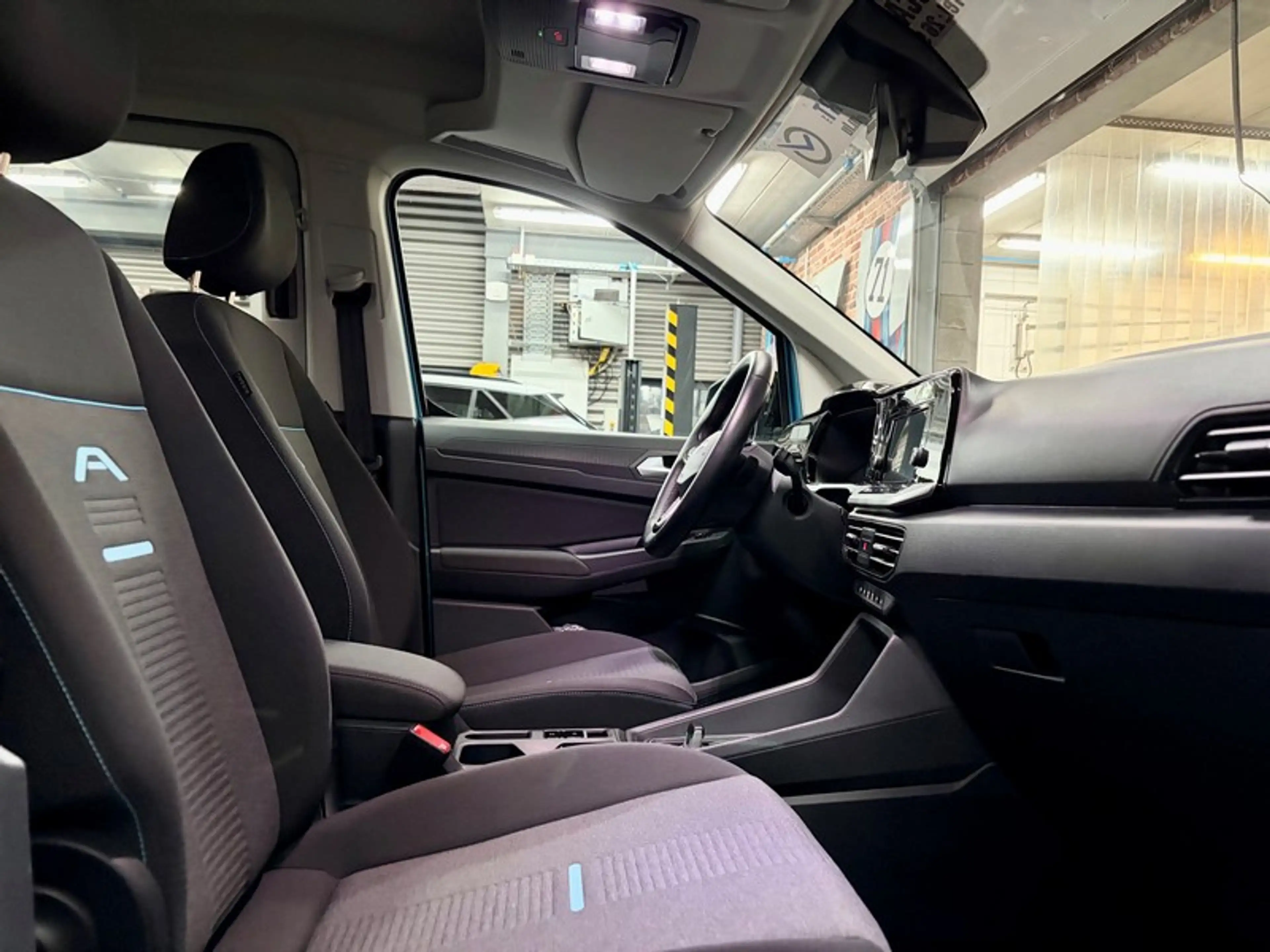 Ford Tourneo Connect Tourneo Connect 2.0 TDCi 122cv Auto ACTIVE — photo 8