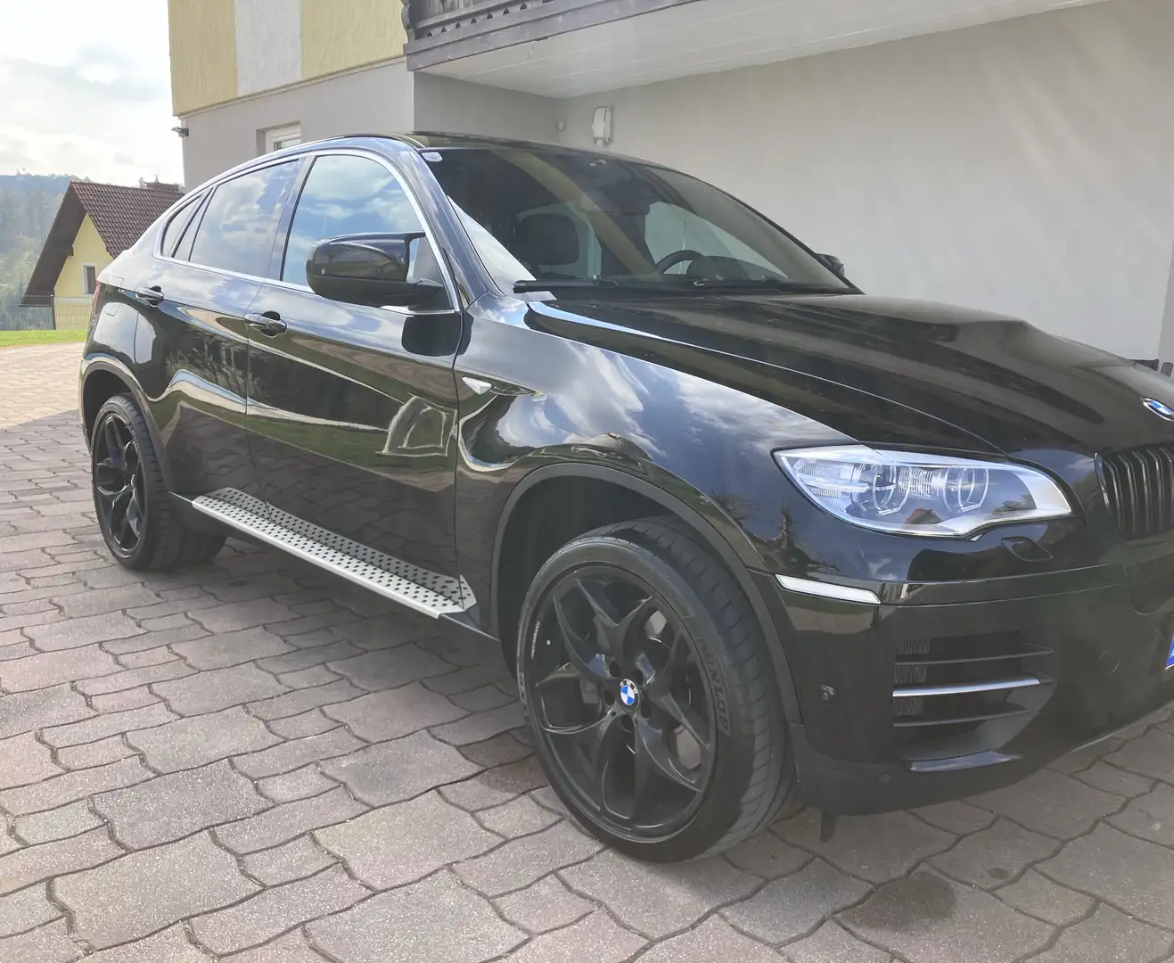 BMW X6 M M50d Österreich-Paket Aut. Schwarz - 1