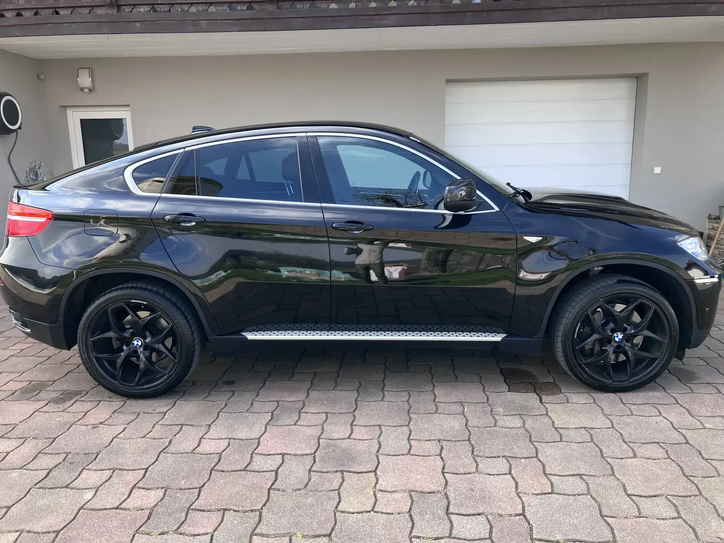 BMW X6 M M50d Österreich-Paket Aut. Schwarz - 2
