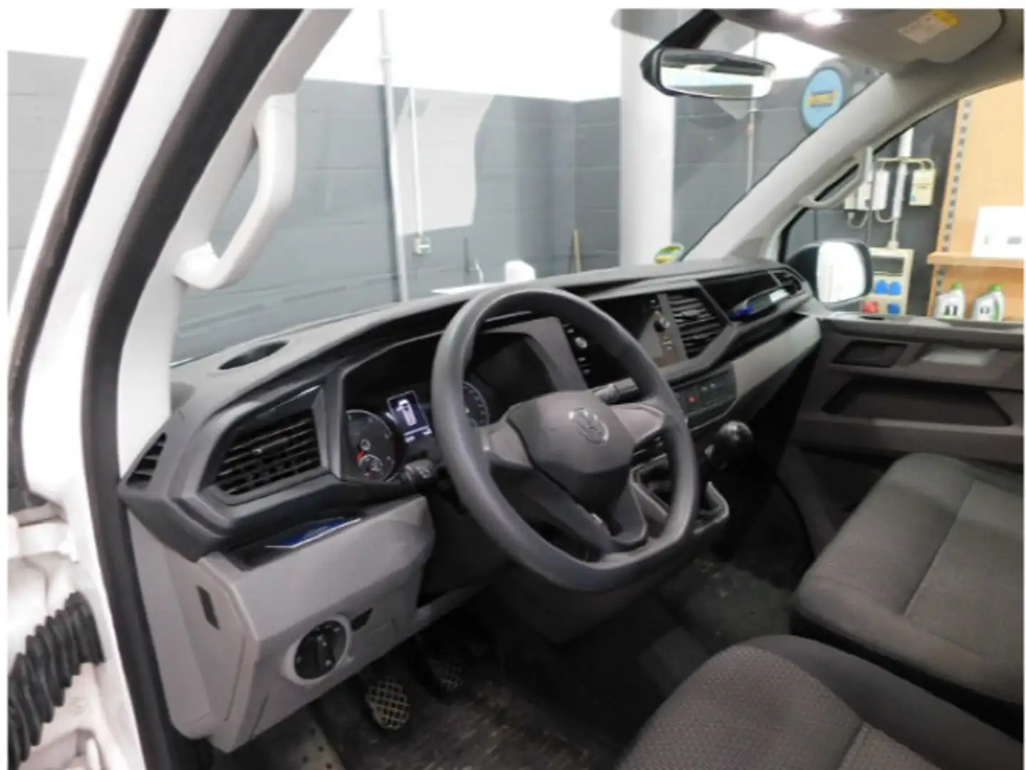 Volkswagen T6.1 Kombi nza 2.0 TDI KR 9-Sitz AHK Navi Klima Blanc - 1