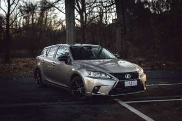 Full Hybrid 136cv | Black Style