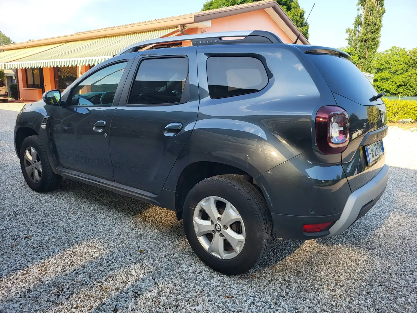 Dacia Duster 1.5 dCi 8V 110 CV 4x2 Comfort Grau - 2