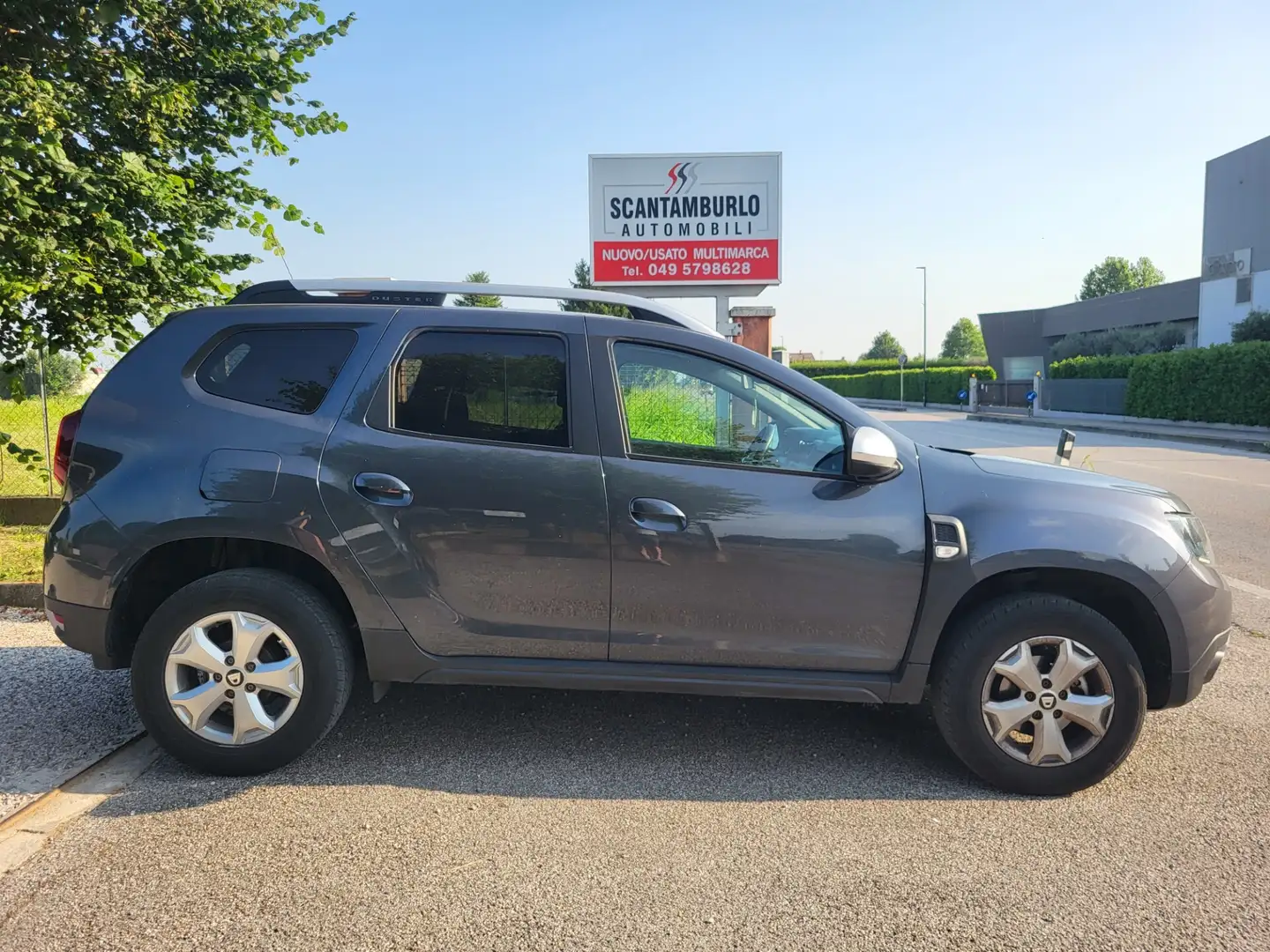 Dacia Duster 1.5 dCi 8V 110 CV 4x2 Comfort Grau - 1