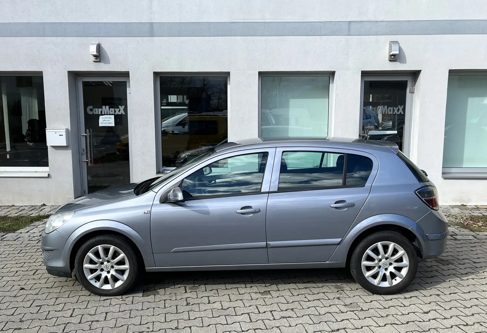 Opel Astra H Limousine Diesel, Automatik, Klimaautomatik Silber - 2