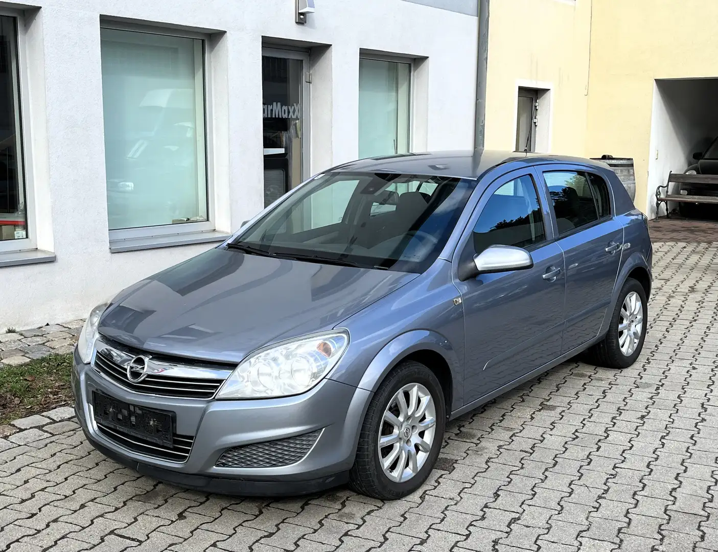Opel Astra H Limousine Diesel, Automatik, Klimaautomatik Silber - 1