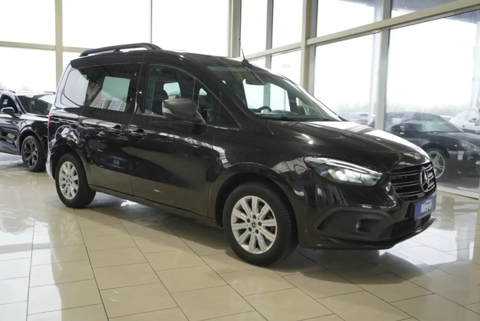 Mercedes-Benz Citan 113 Tourer Pro Voll-LED/Kamera/Sitzhz/Temp. Schwarz - 1