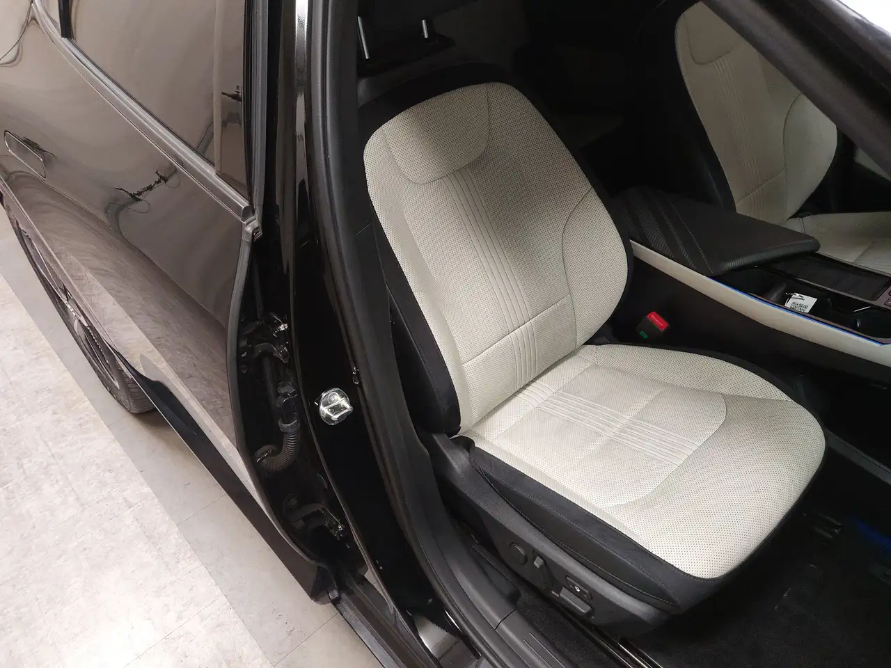 KIA EV6 GT-LINE 325CH - 77KWH - AWD - HUD - CAMÉRA DE RECUL