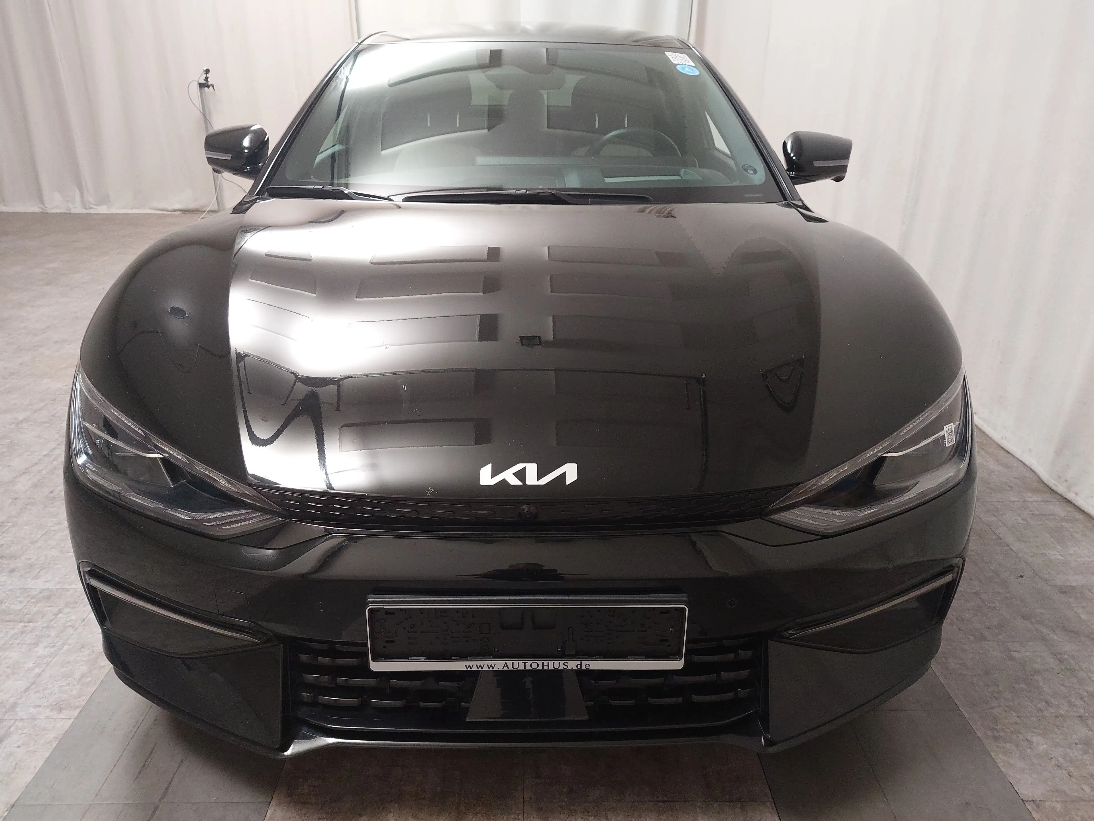 Kia EV6 — photo 9