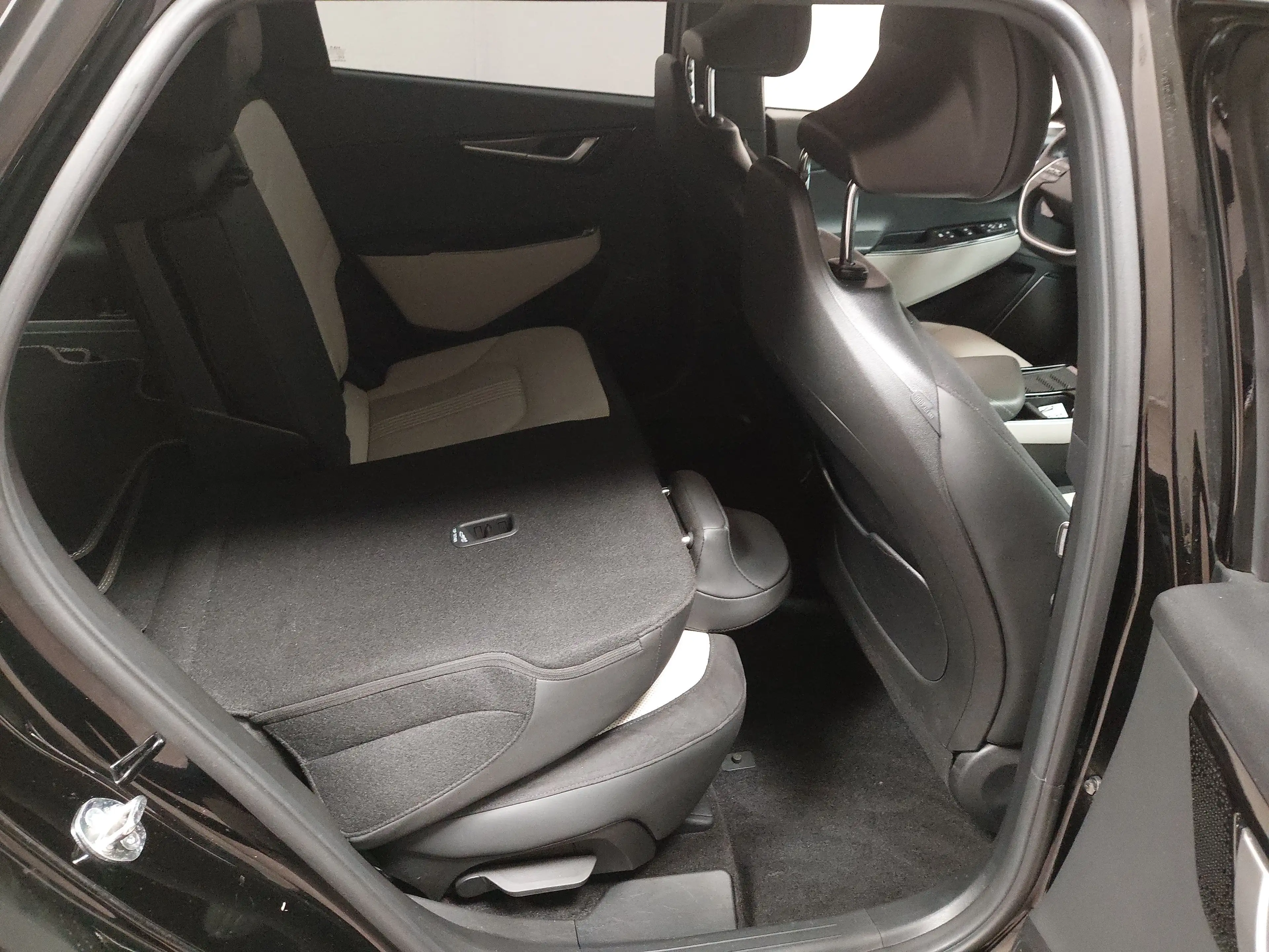 Kia EV6 — photo 11