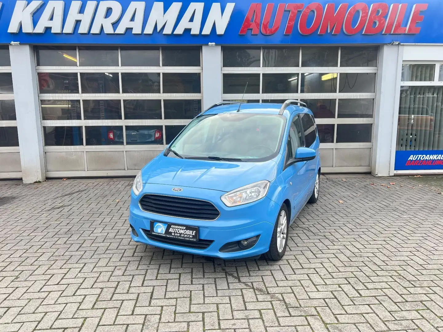 Ford Tourneo Courier Titanium Blau - 1