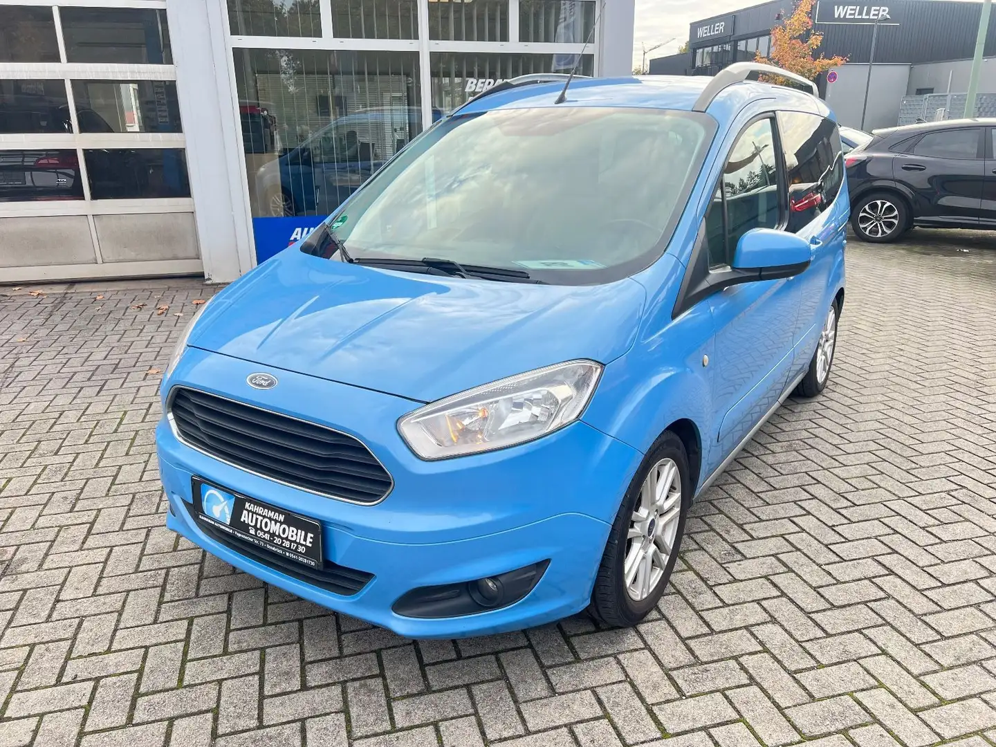 Ford Tourneo Courier Titanium Blau - 2