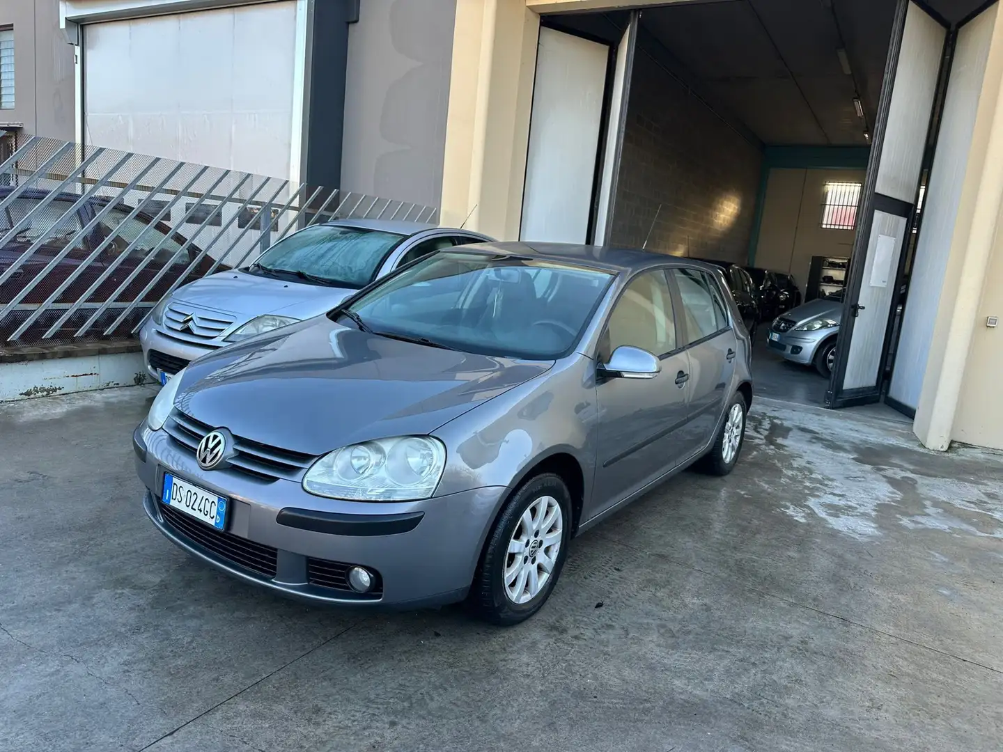 Volkswagen Golf 5p 1.6 Highline bi-fuel - 1
