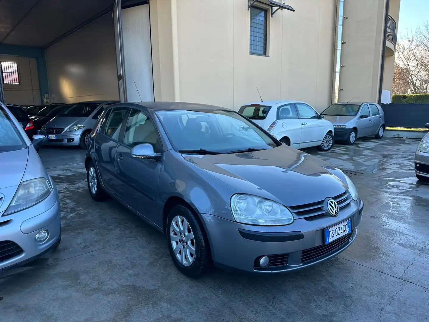 Volkswagen Golf 5p 1.6 Highline bi-fuel - 2