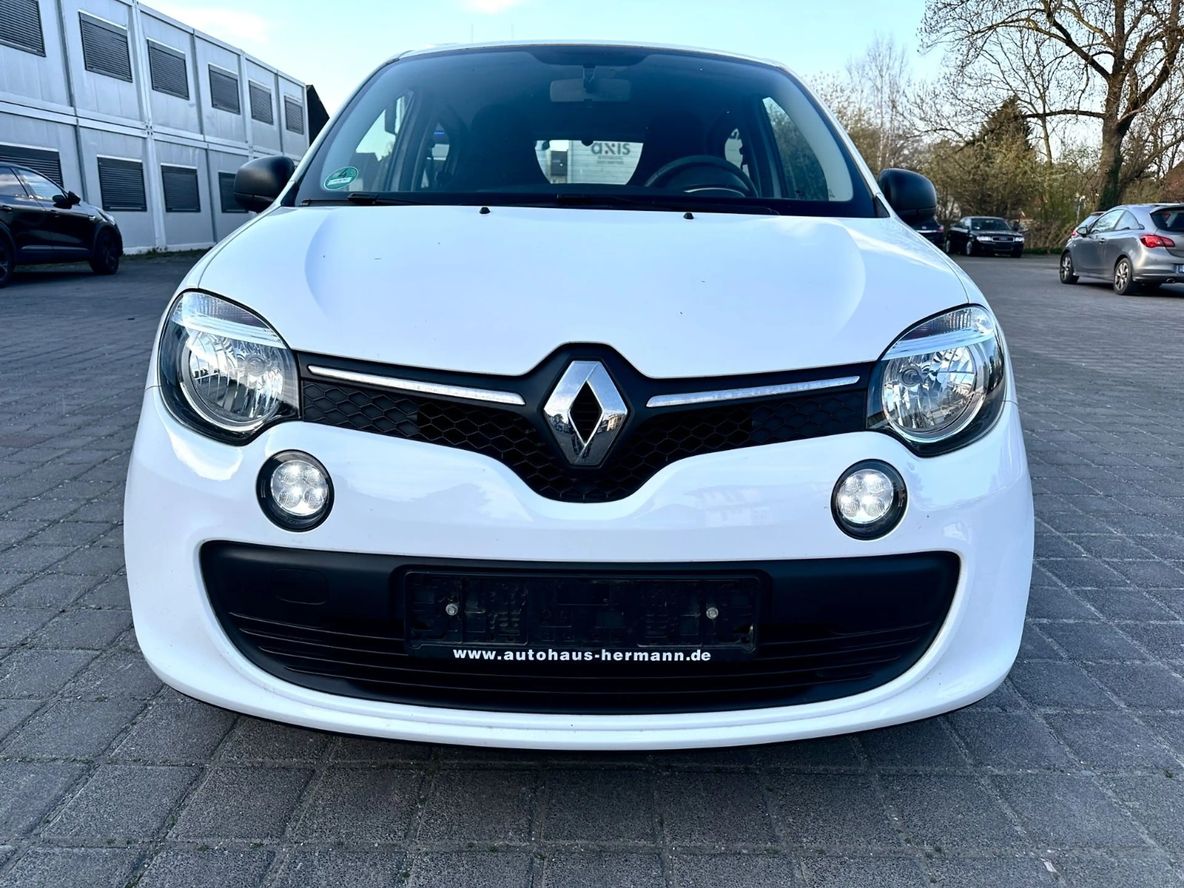 Renault Twingo Expression KLIMA / 4 Türig / Tüv NEU !!! — photo 9