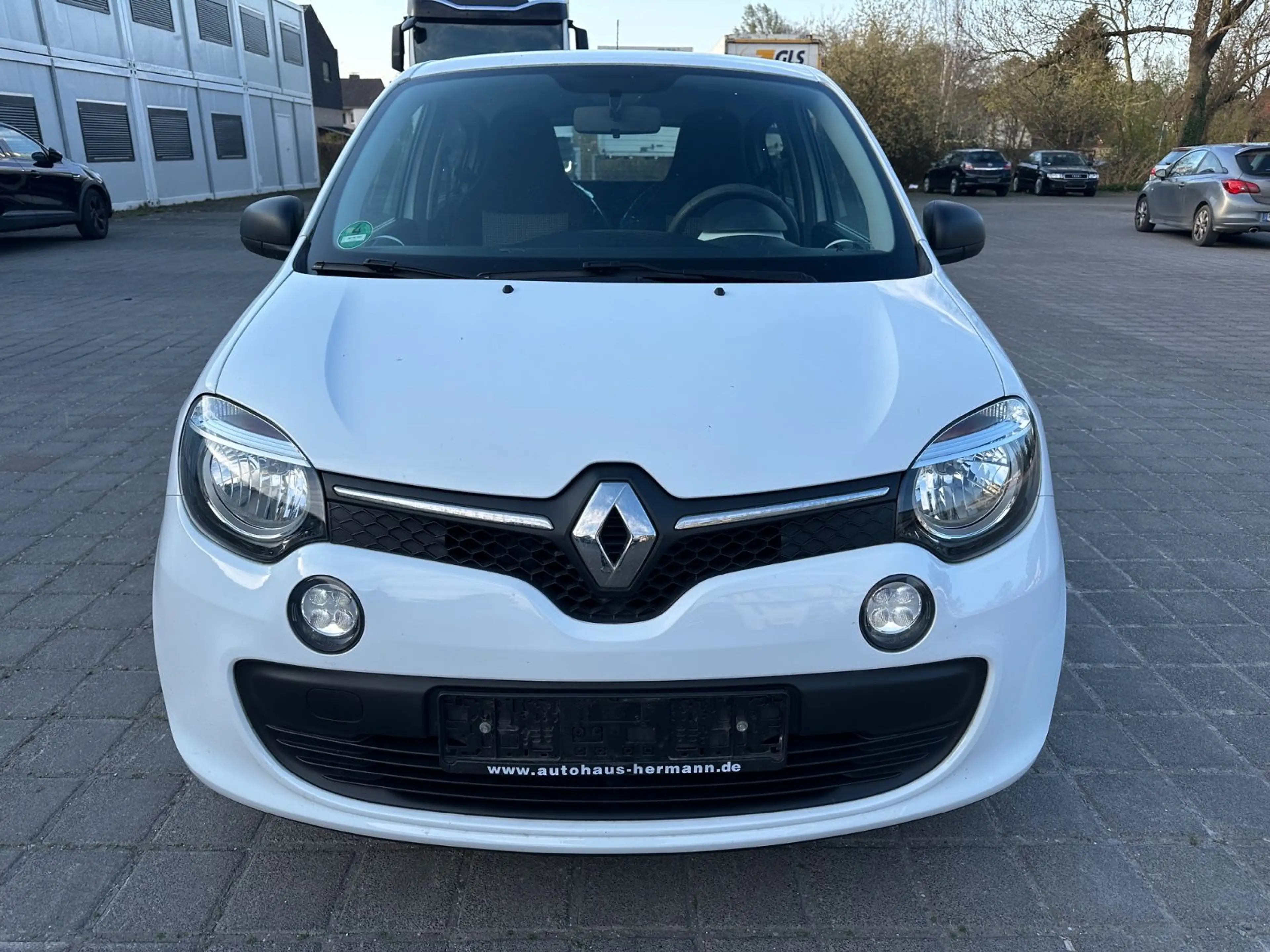 Renault Twingo Expression KLIMA / 4 Türig / Tüv NEU !!! — photo 3
