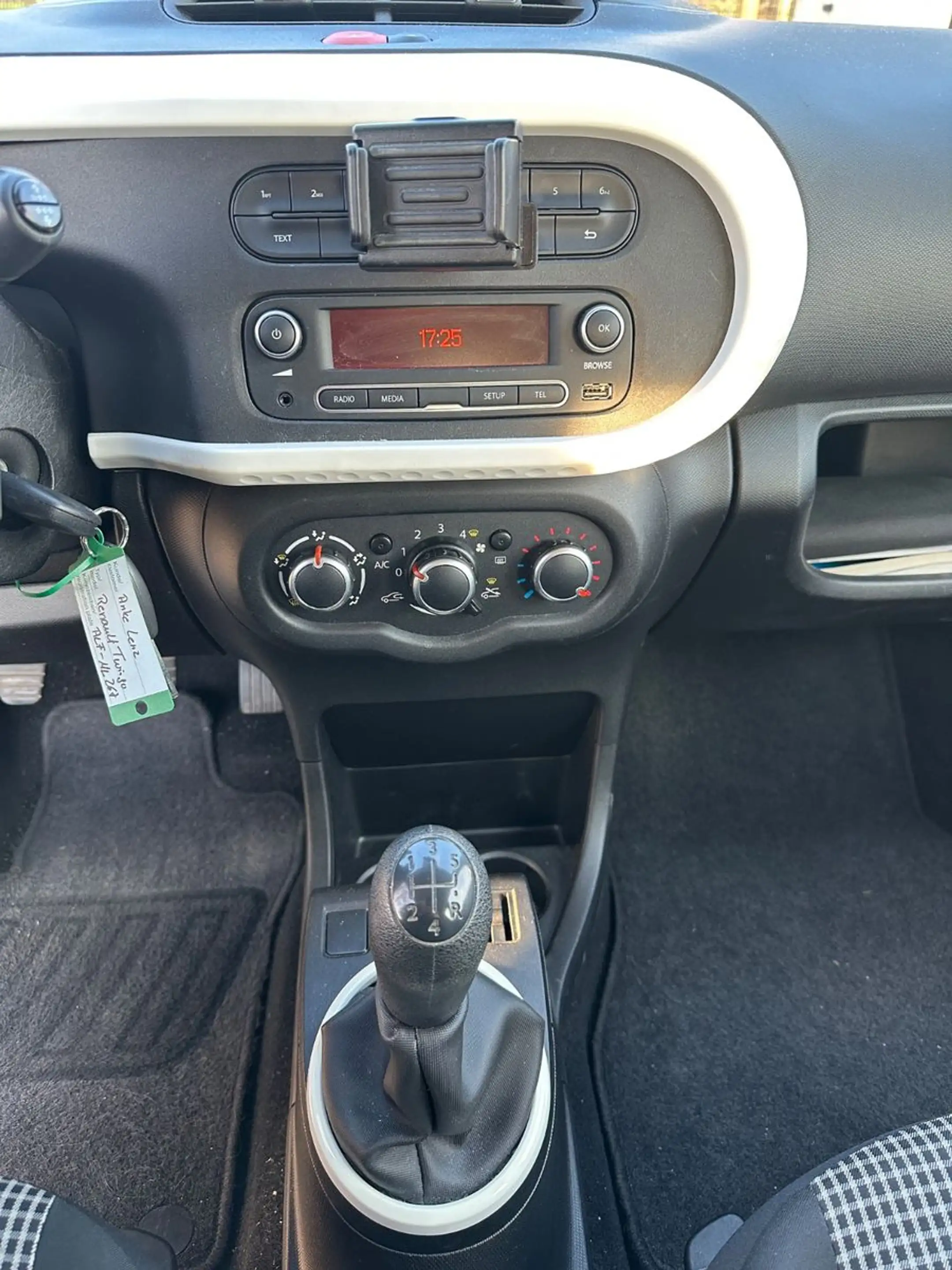 Renault Twingo Expression KLIMA / 4 Türig / Tüv NEU !!! — photo 14