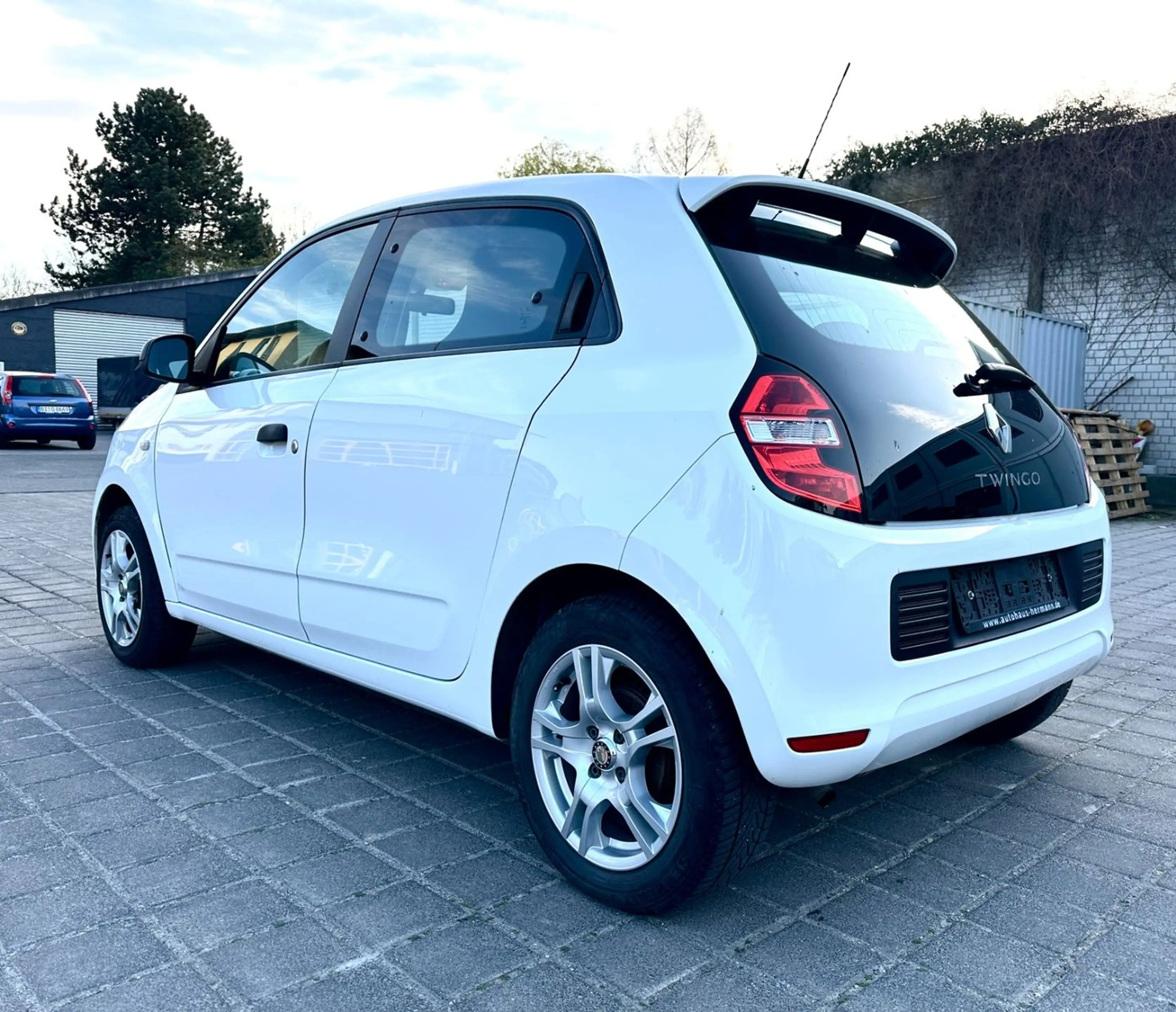Renault Twingo Expression KLIMA / 4 Türig / Tüv NEU !!! — photo 7
