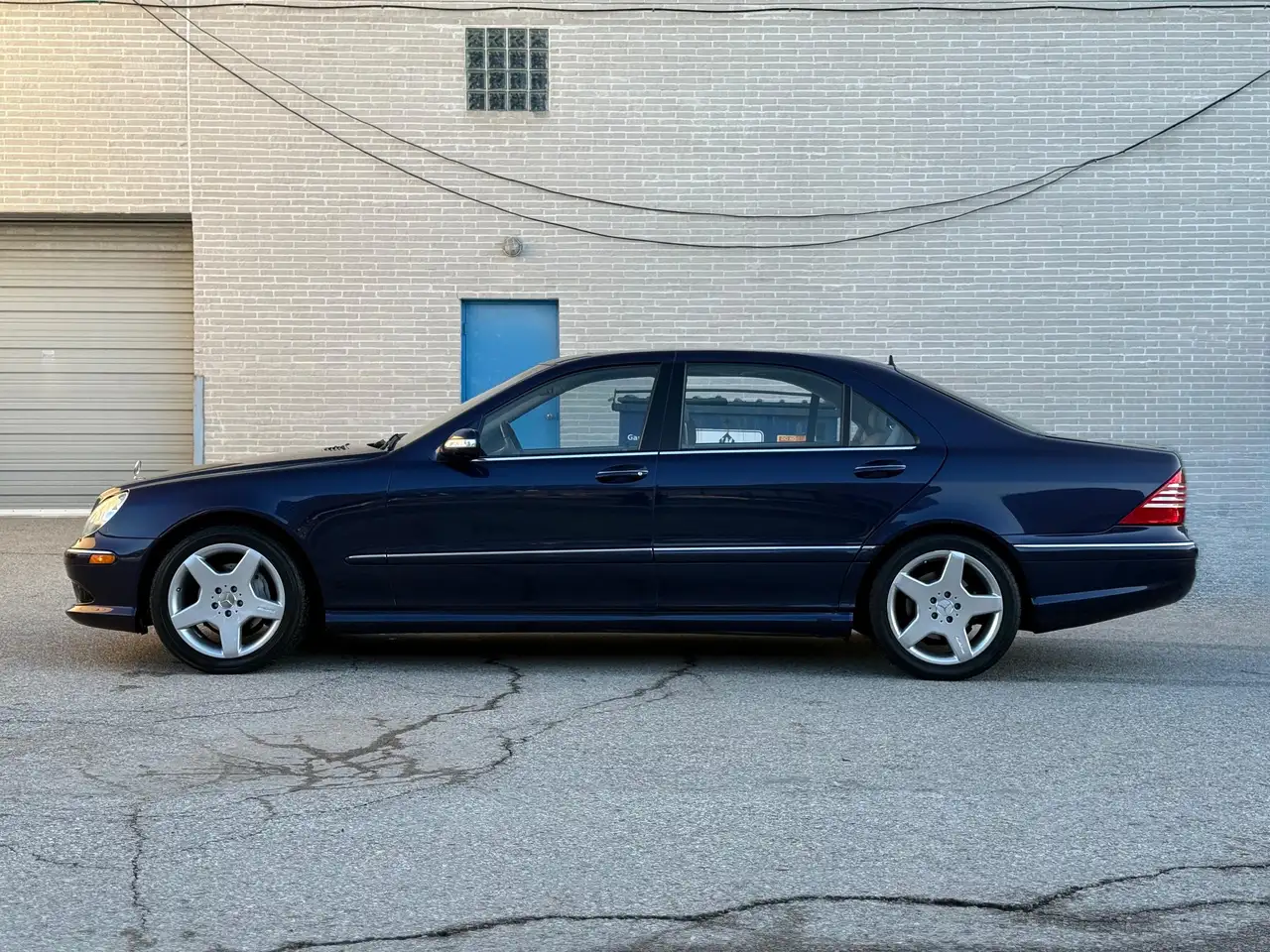 Mercedes-Benz S-Class снимка Mercedes-Benz S-Class