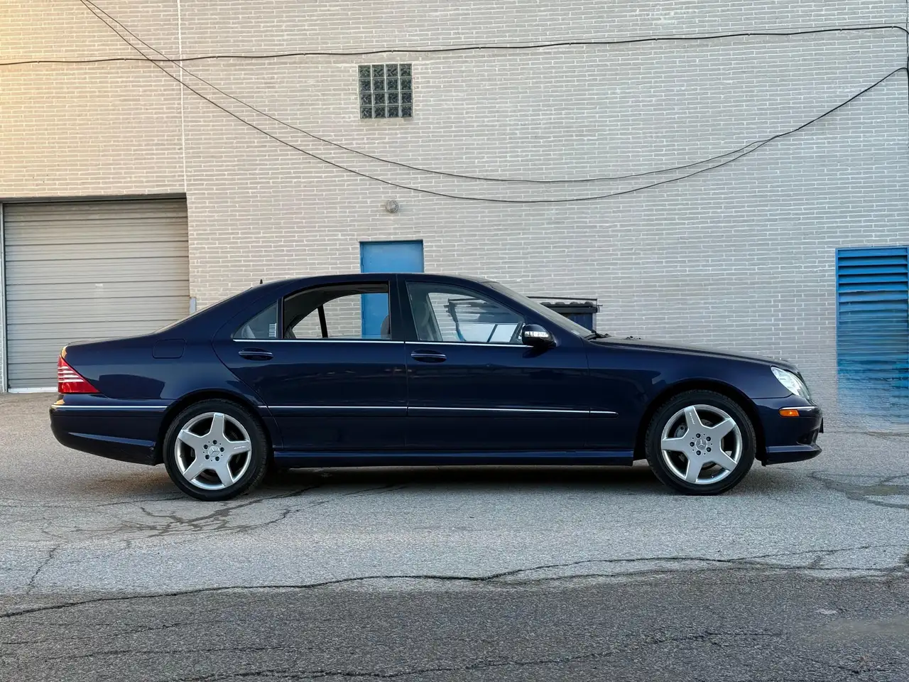 Mercedes-Benz S-Class снимка Mercedes-Benz S-Class