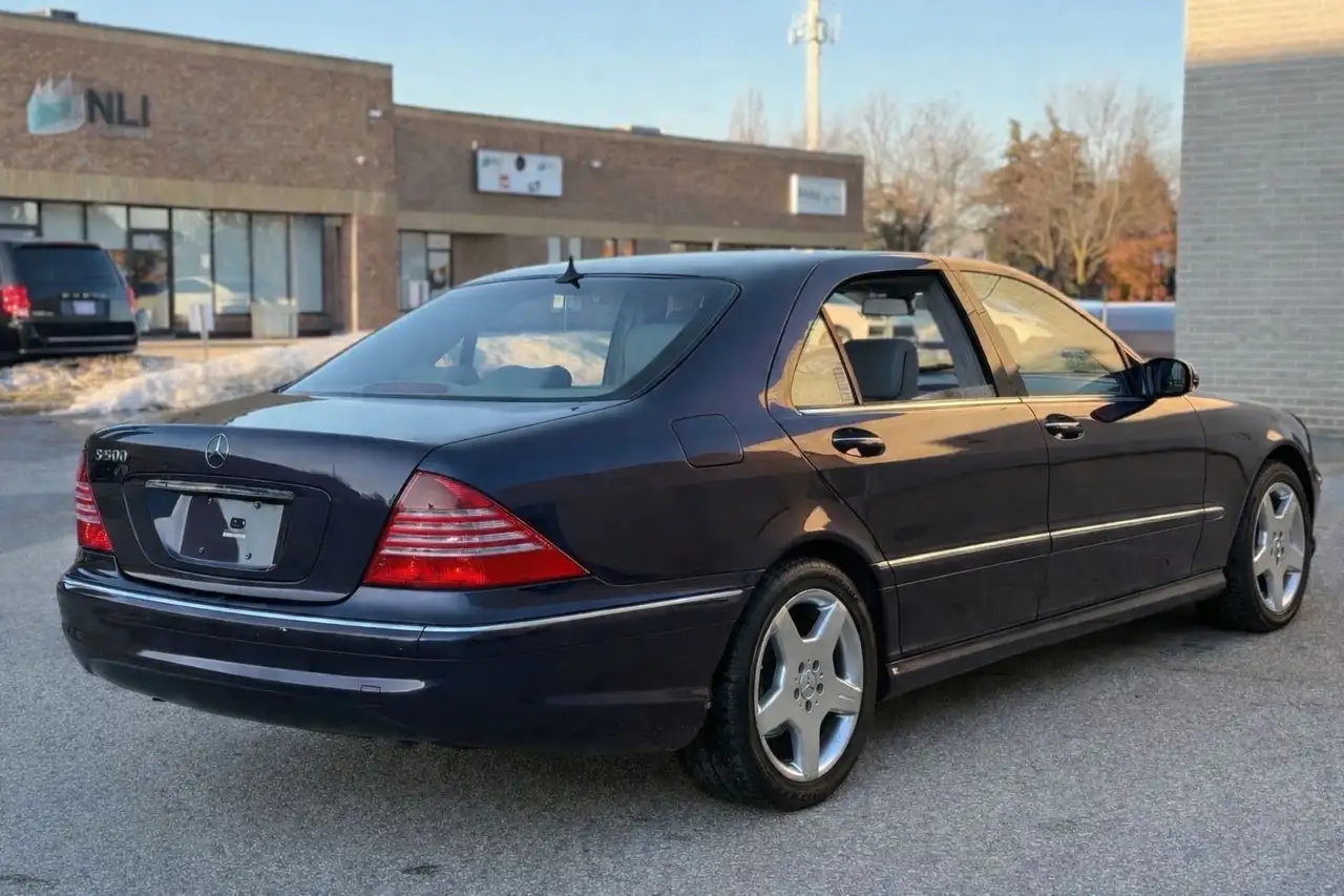 Mercedes-Benz S-Class снимка Mercedes-Benz S-Class