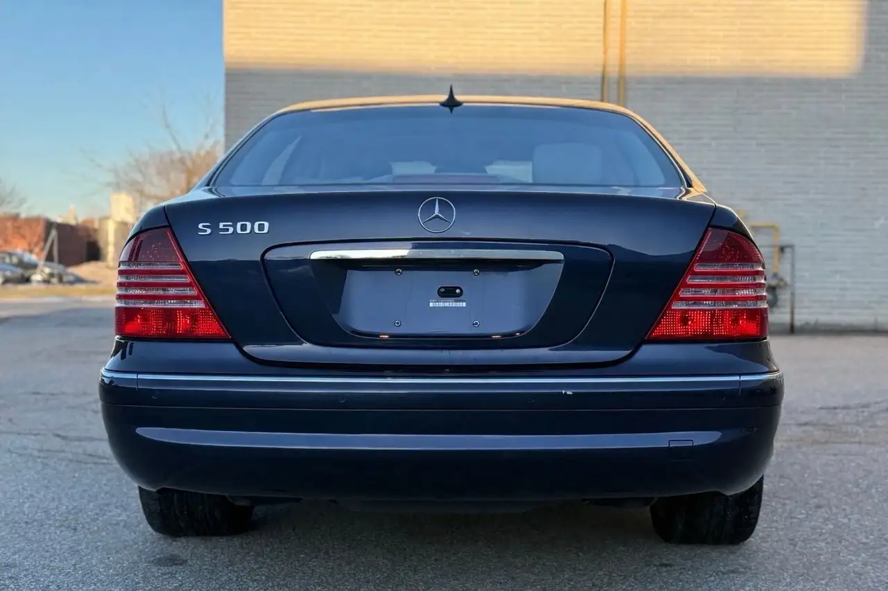 Mercedes-Benz S-Class снимка Mercedes-Benz S-Class