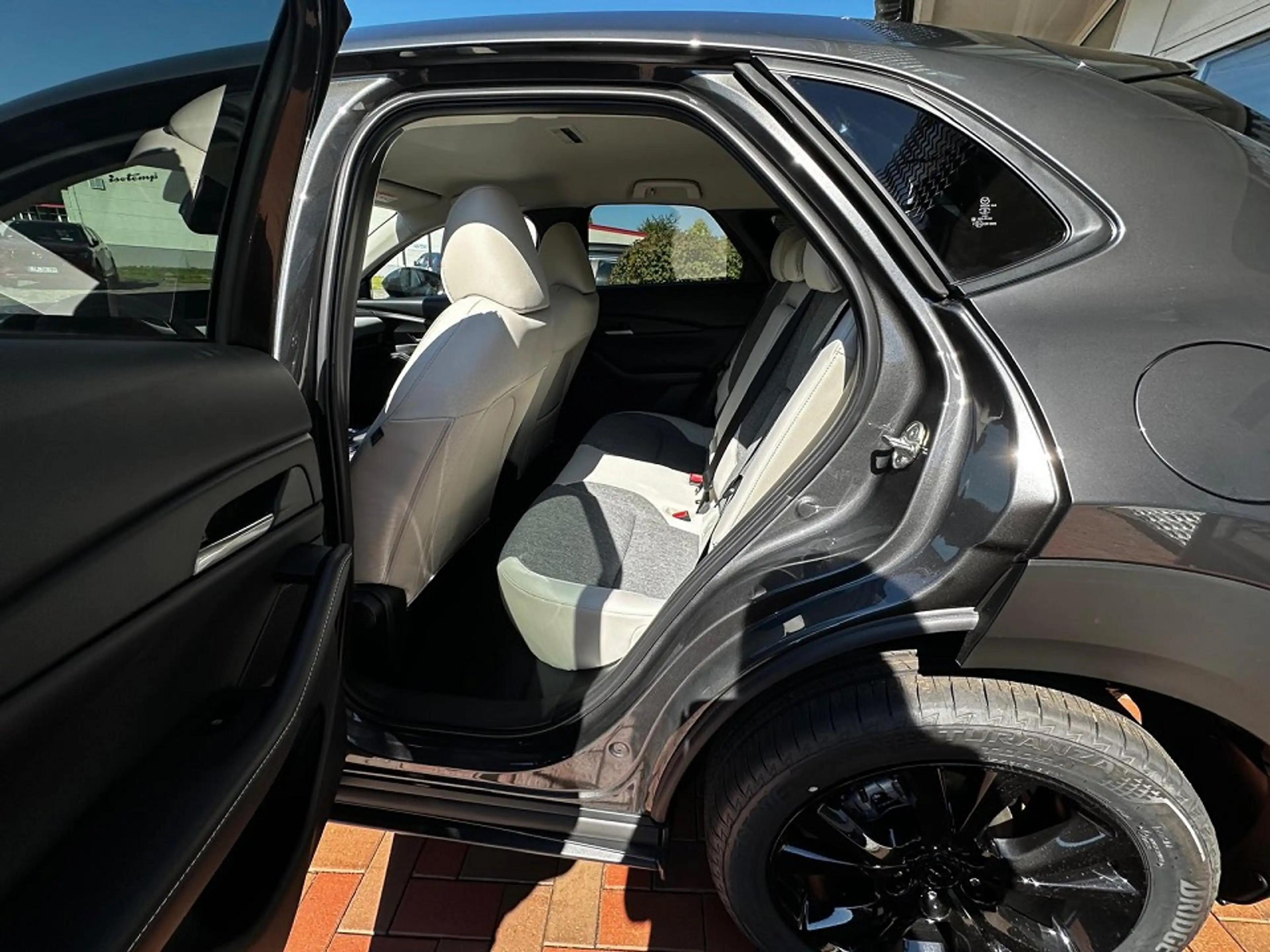 Mazda CX-30 2.5L e-SKYACTIV G Makoto — photo 7