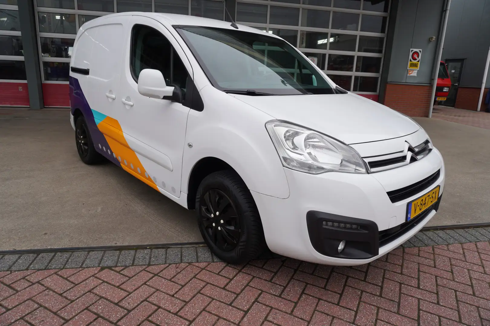 Citroen Berlingo 1.6 BlueHDI 75PK Business nr. V176 | Airco | Cruis Wit - 1