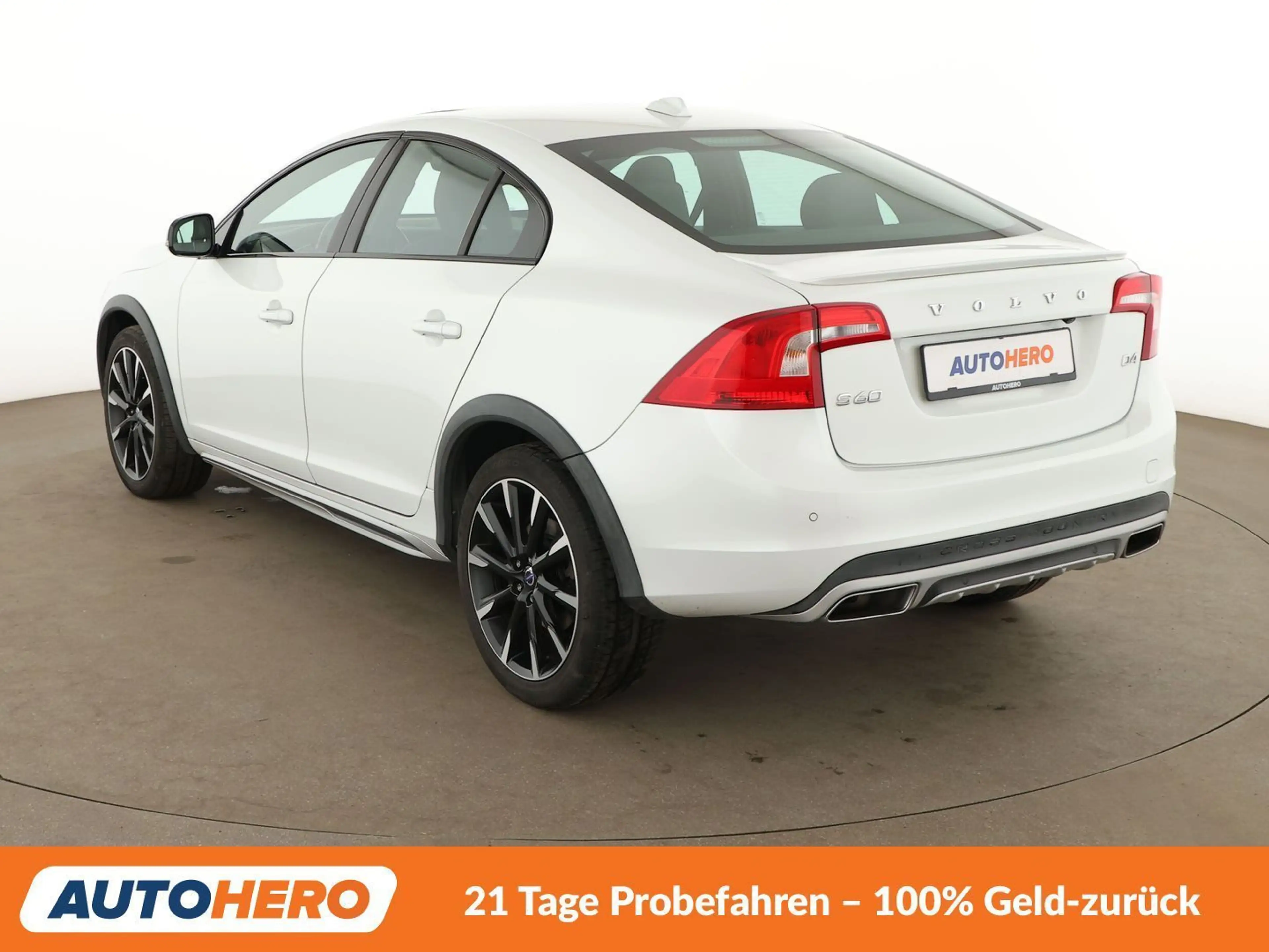 Volvo S60 Cross Country 2.0 D4 Summum Aut.*NAV*ACC*CAM*PDC*SHZ*ALU*KLIMA* — photo 4