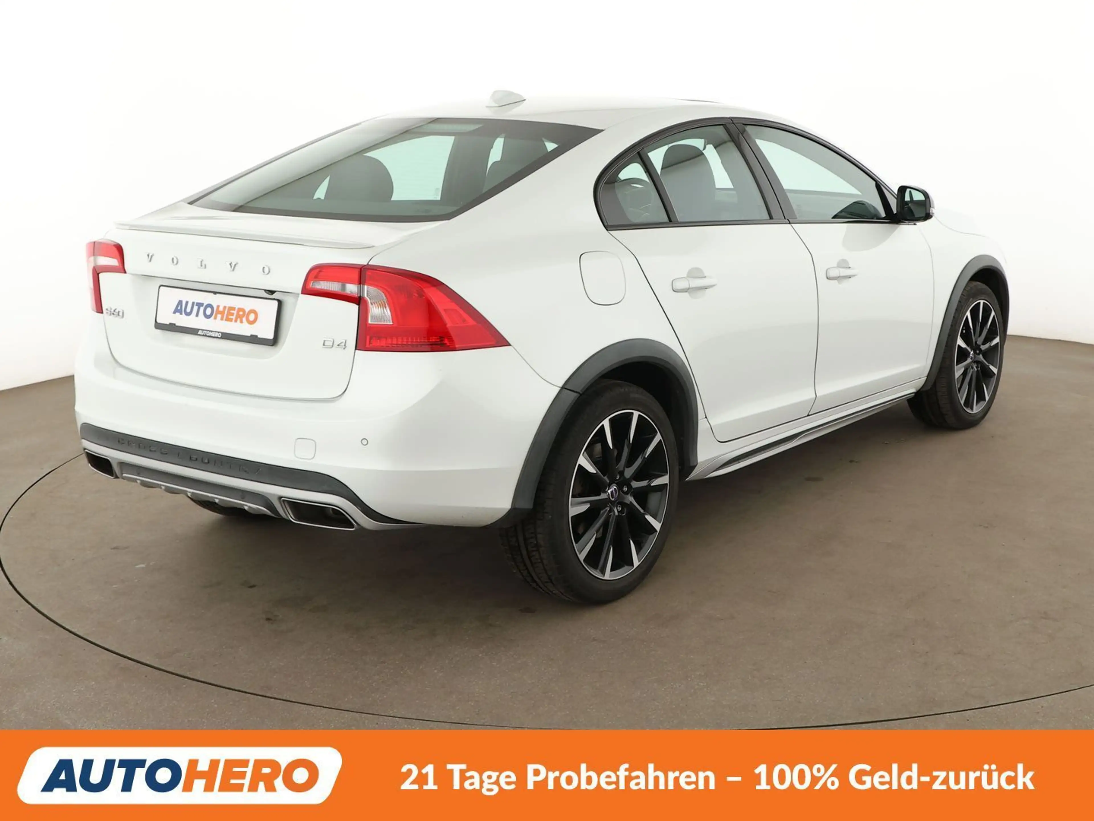 Volvo S60 Cross Country 2.0 D4 Summum Aut.*NAV*ACC*CAM*PDC*SHZ*ALU*KLIMA* — photo 6