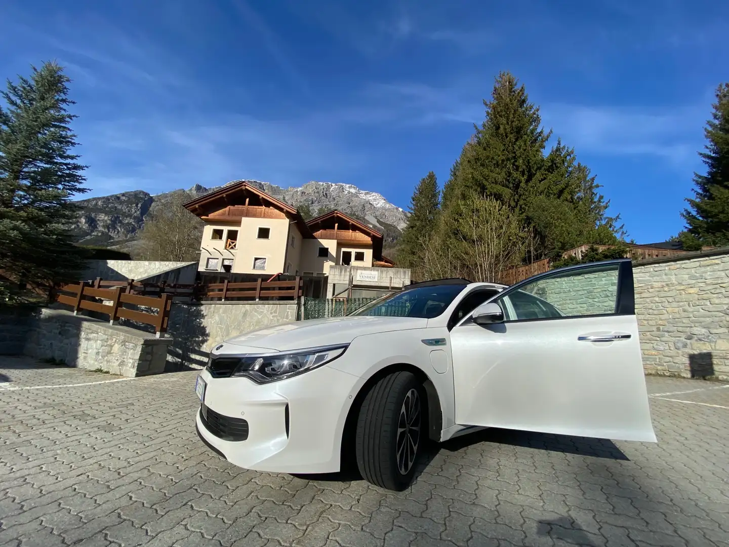 Kia Optima 2.0 gdi plug-in hybrid auto Weiß - 1