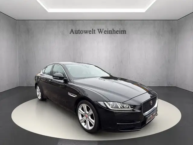 Jaguar XE °PRESTIGE°NAV°BI-XENON°LEDER°SHZ°MEMORY°LIMO°