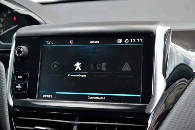 Peugeot 208 view 12
