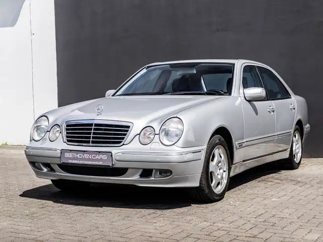 Mercedes-Benz E 280 4MATIC AVANTGARDE 1 HAND LEDER SD