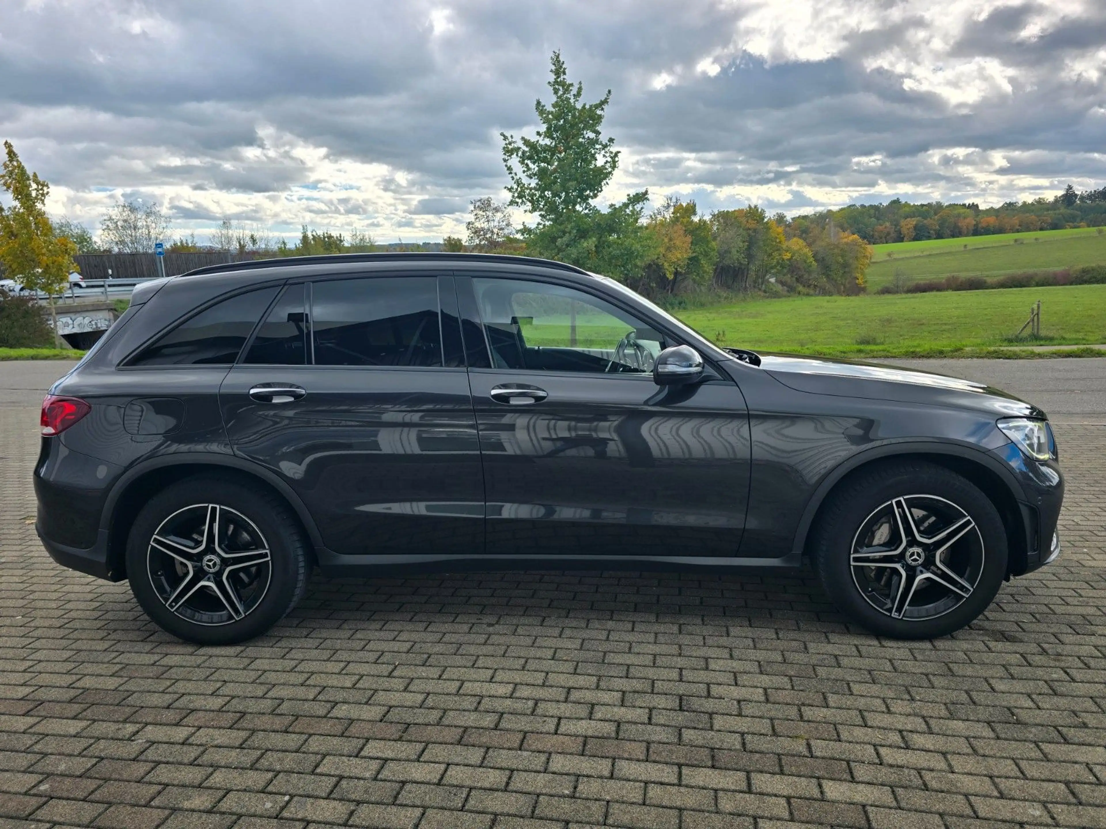 Mercedes-Benz GLC 200 /AMG-LINE/NIGHT/LED/BURMESTER/AMBIENTE — photo 4