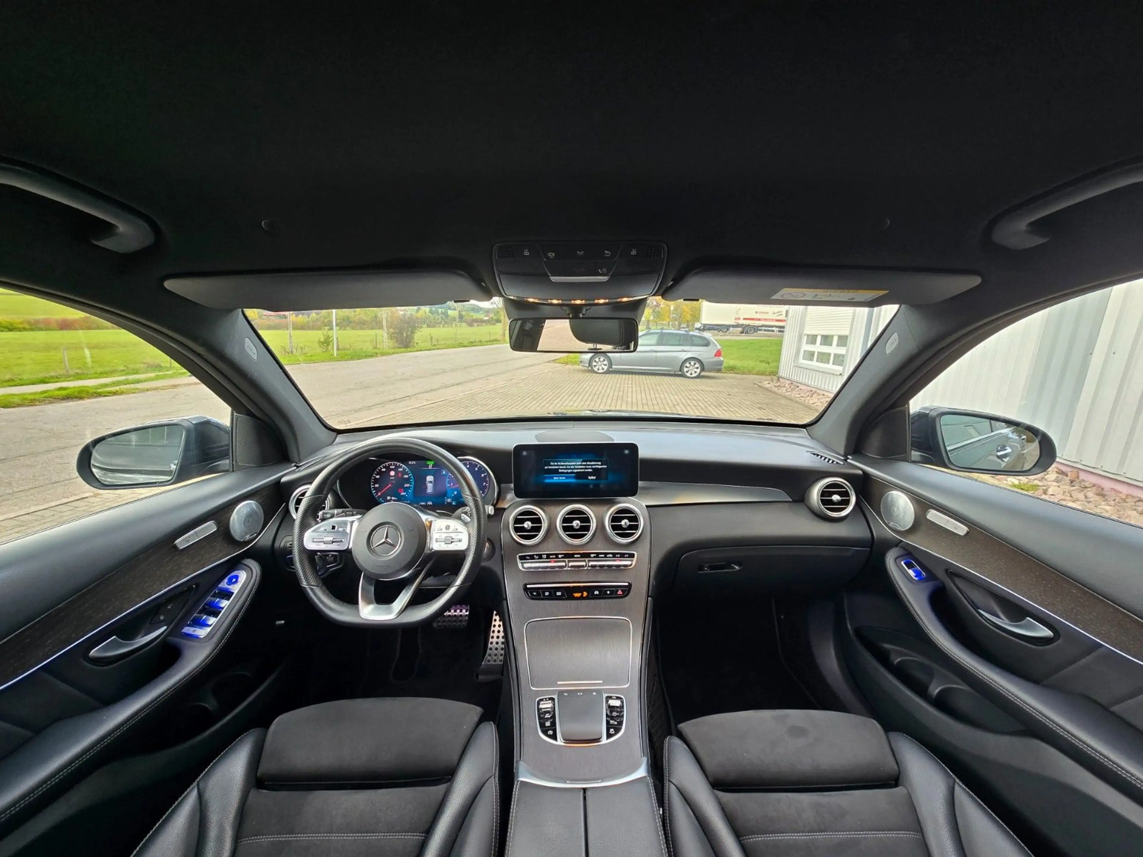 Mercedes-Benz GLC 200 /AMG-LINE/NIGHT/LED/BURMESTER/AMBIENTE — photo 12