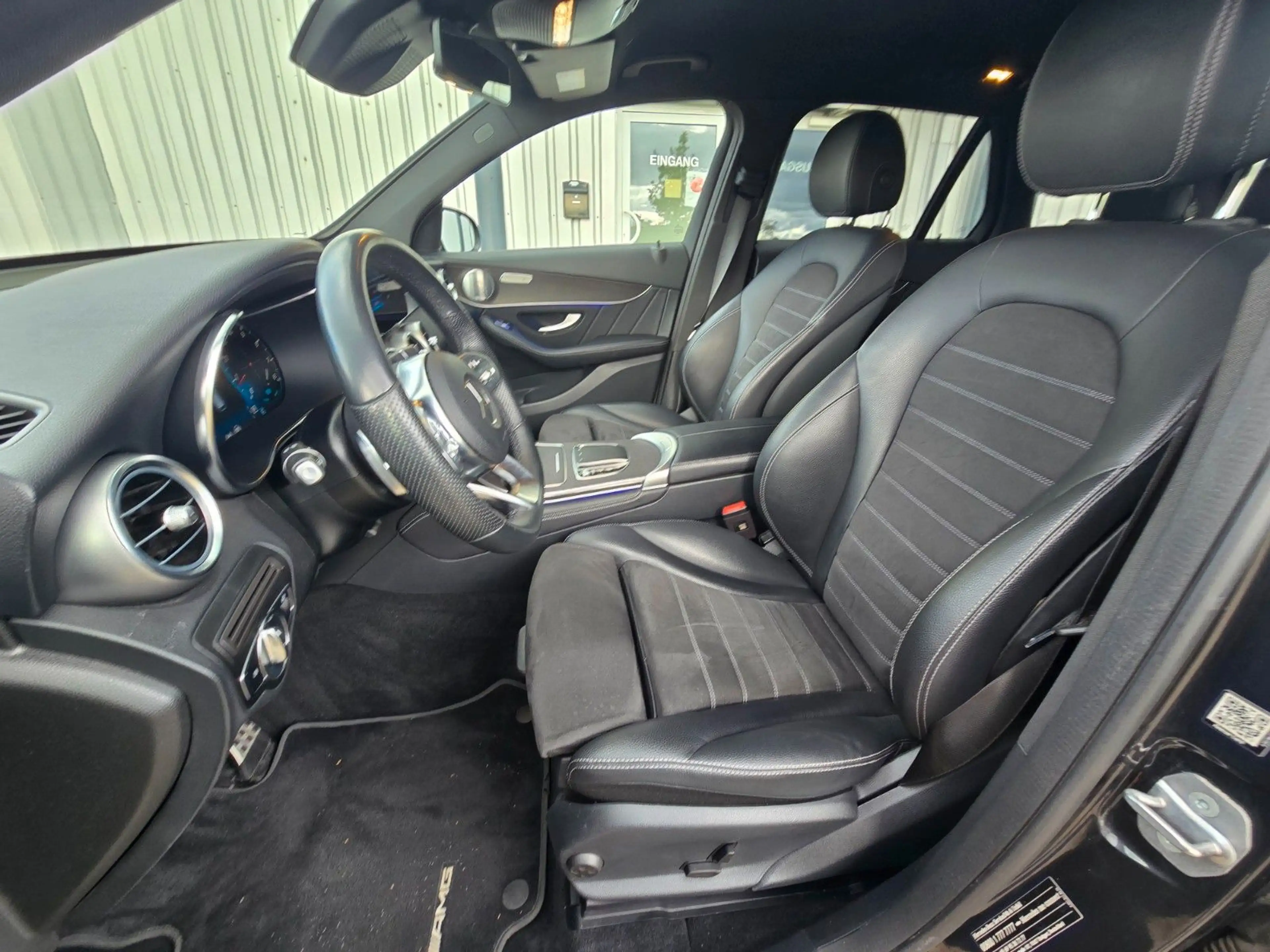 Mercedes-Benz GLC 200 /AMG-LINE/NIGHT/LED/BURMESTER/AMBIENTE — photo 8