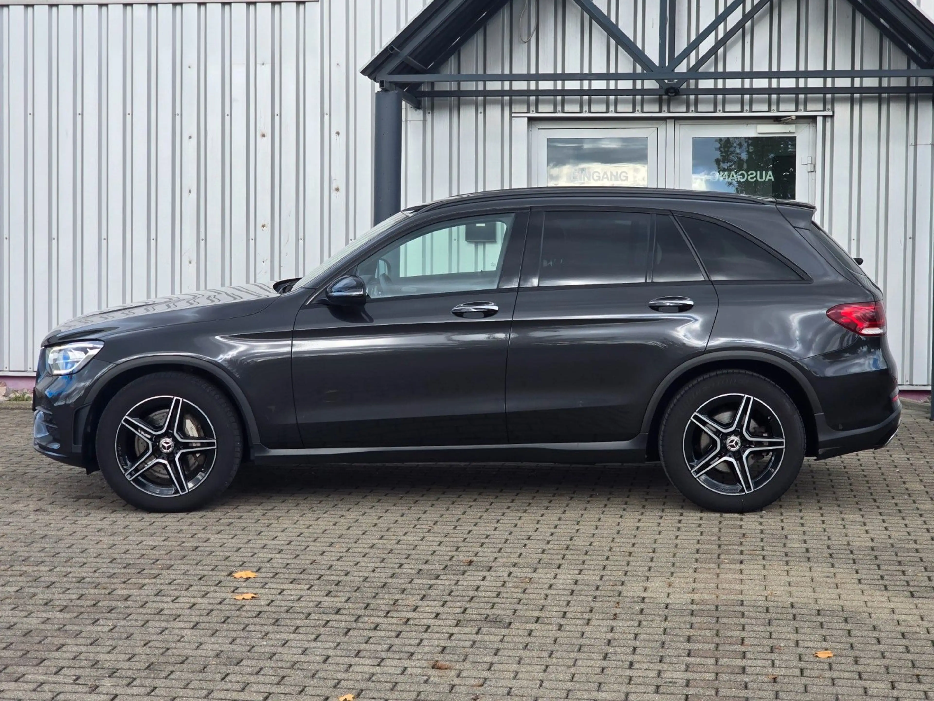 Mercedes-Benz GLC 200 /AMG-LINE/NIGHT/LED/BURMESTER/AMBIENTE — photo 7