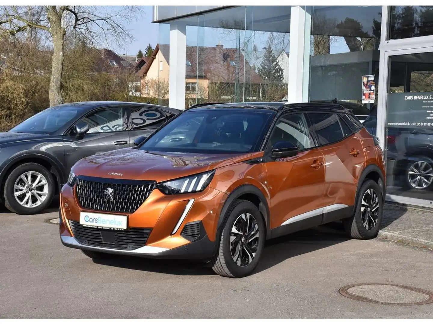 Peugeot 2008 1.2 PureTech GT CUIR REGUL GPS LANE CAM 1 MAIN Oranje - 2