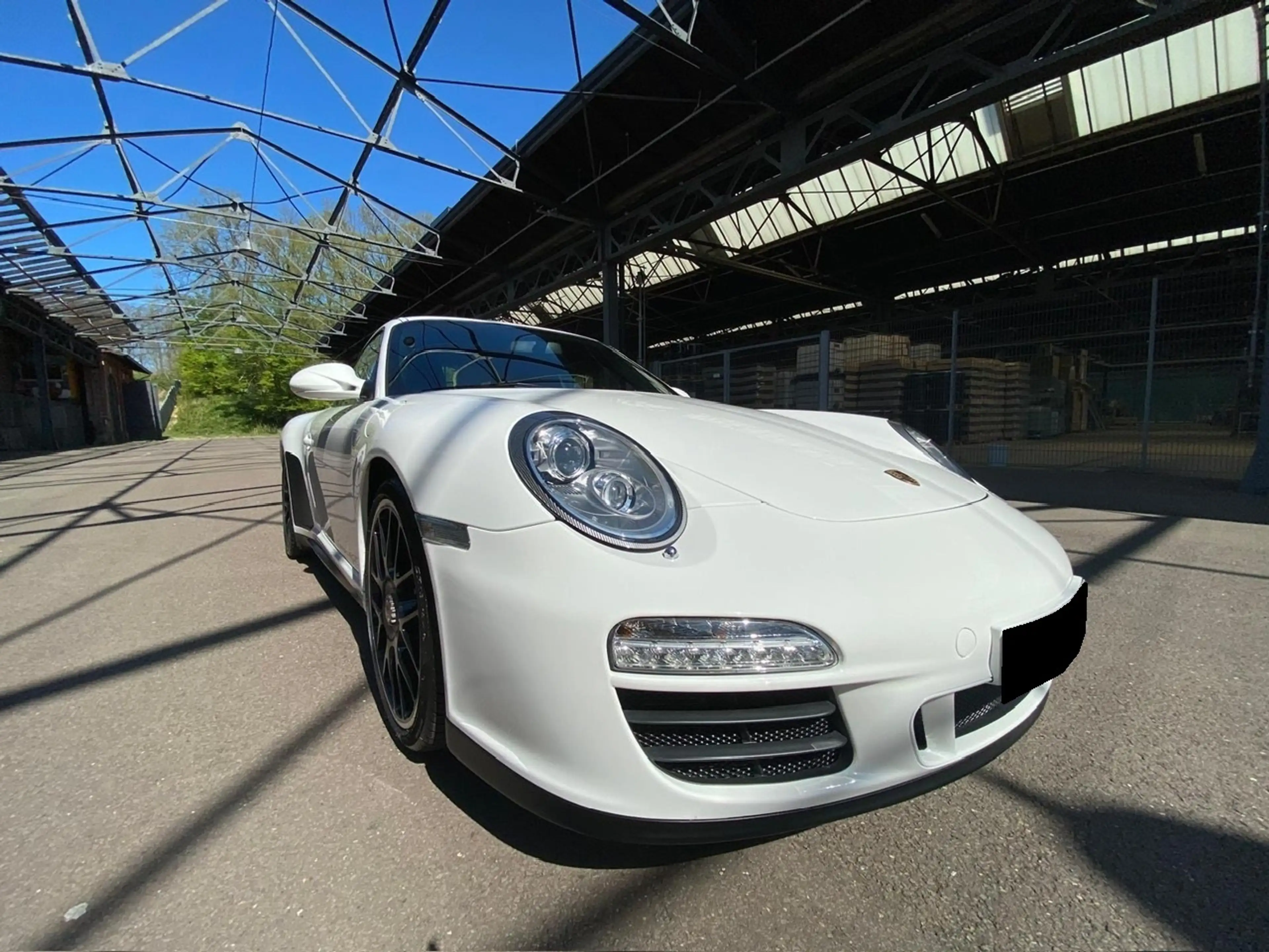 Porsche 997 Carrera 4 GTS Coupe — photo 7