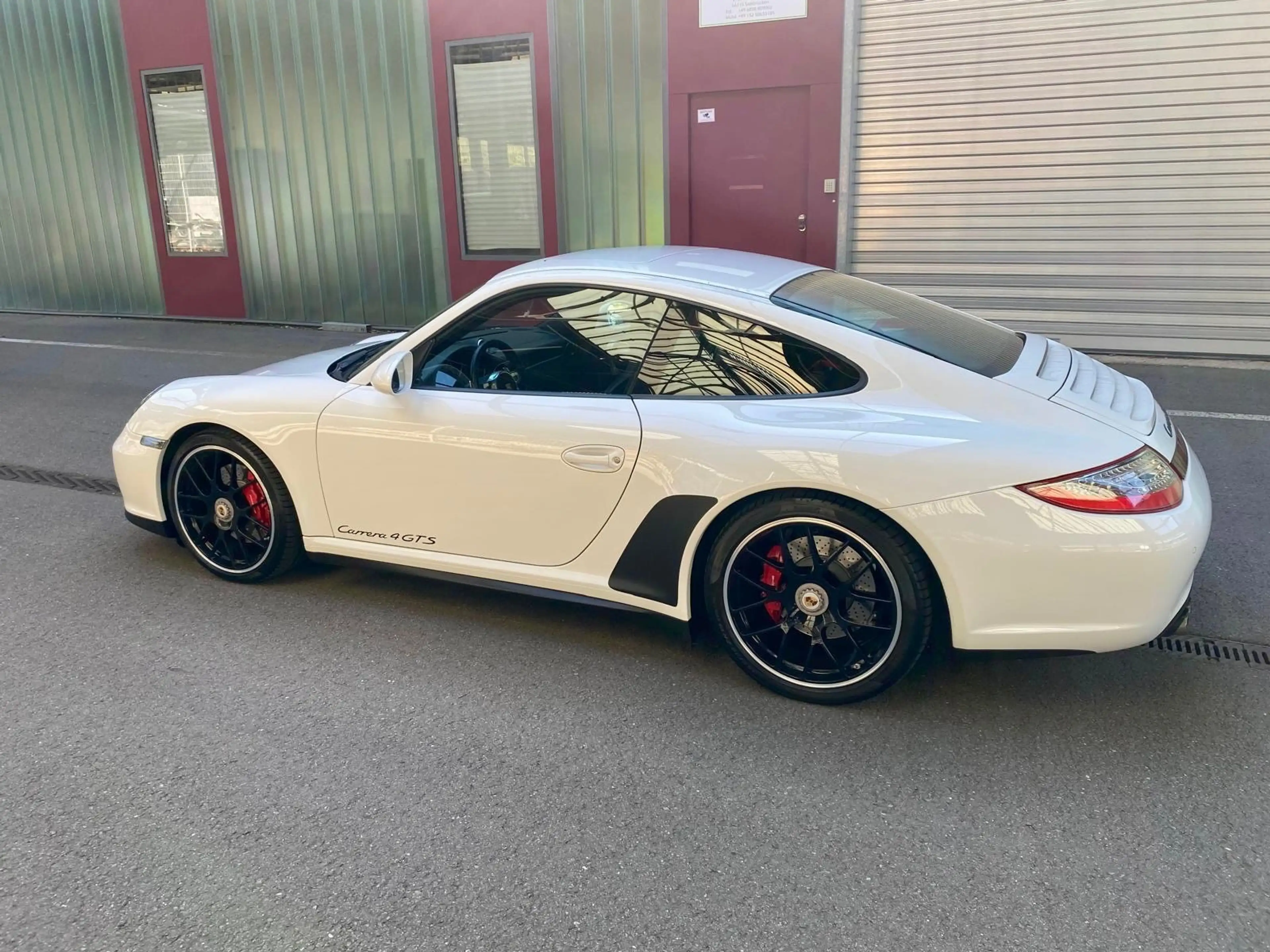 Porsche 997 Carrera 4 GTS Coupe — photo 9