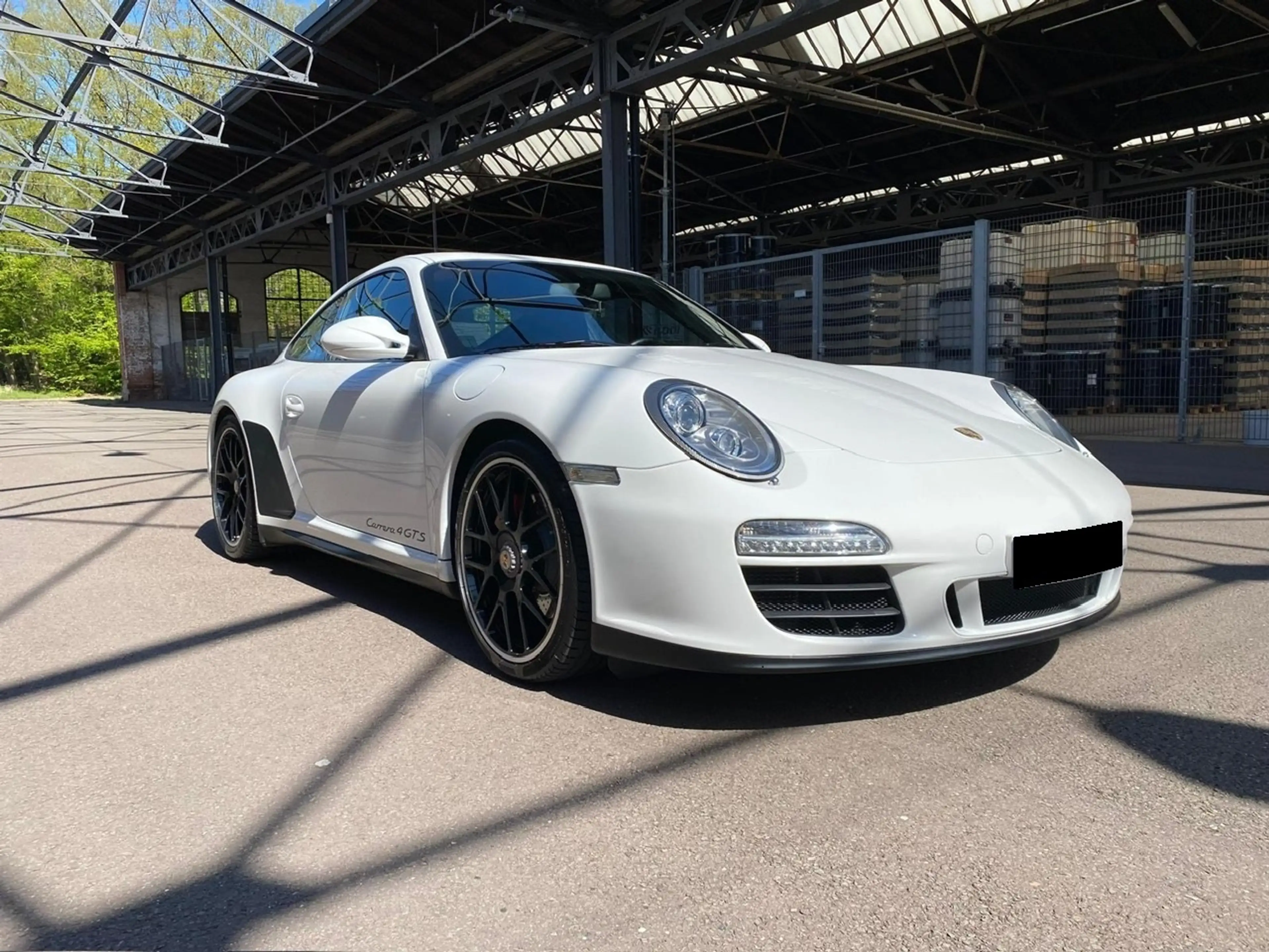 Porsche 997 Carrera 4 GTS Coupe — photo 6