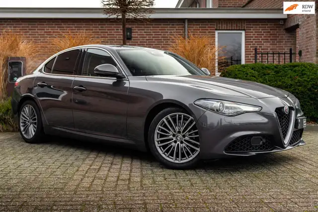 Alfa Romeo Giulia 2.0T Super 200 PK Aut. Stoel/Stuurverw. Leder Keyl