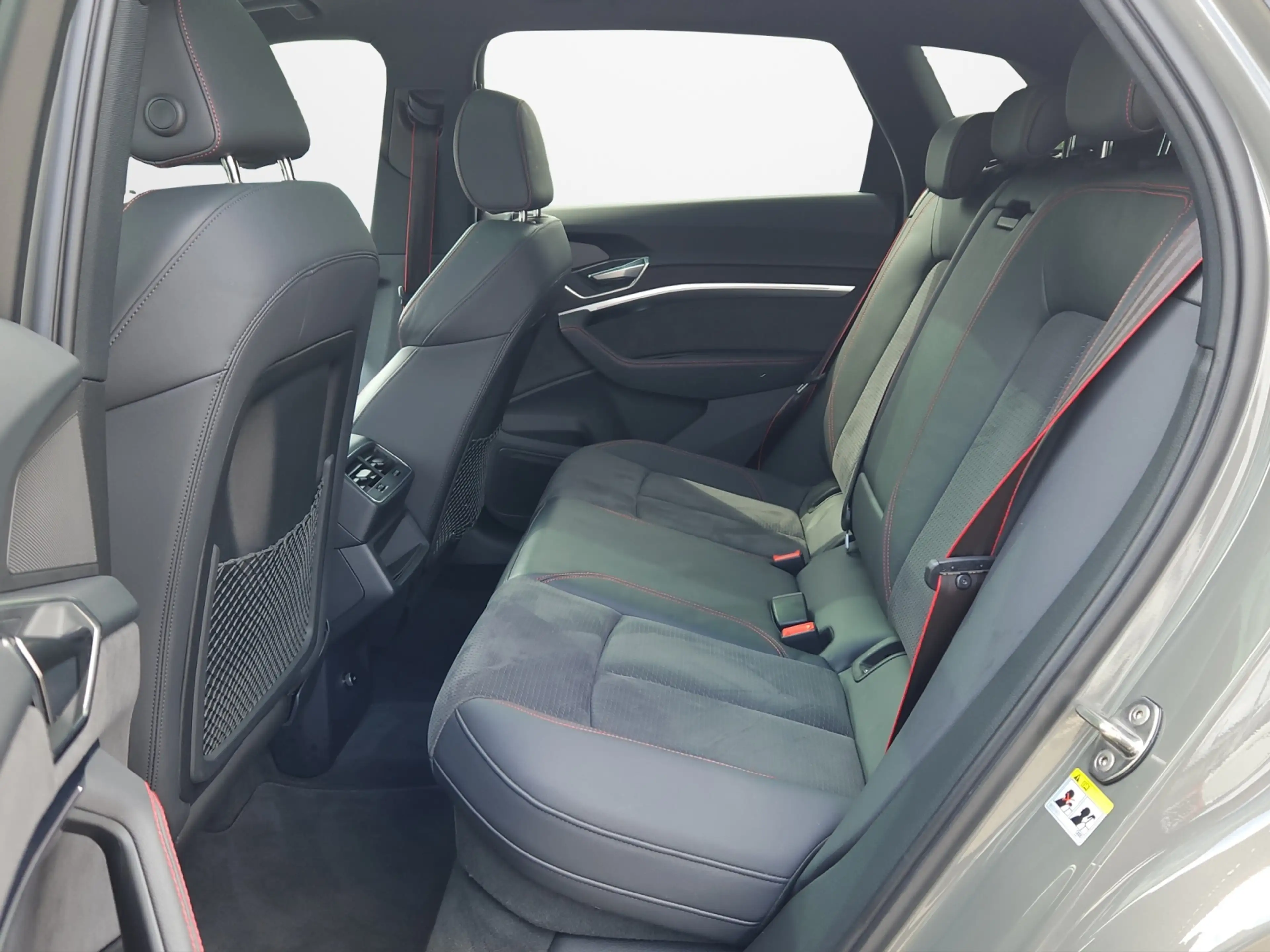 Audi Q8 e-tron 50 quattro S line NaviPlus Matrix 22-Zoll Pano ... — photo 11