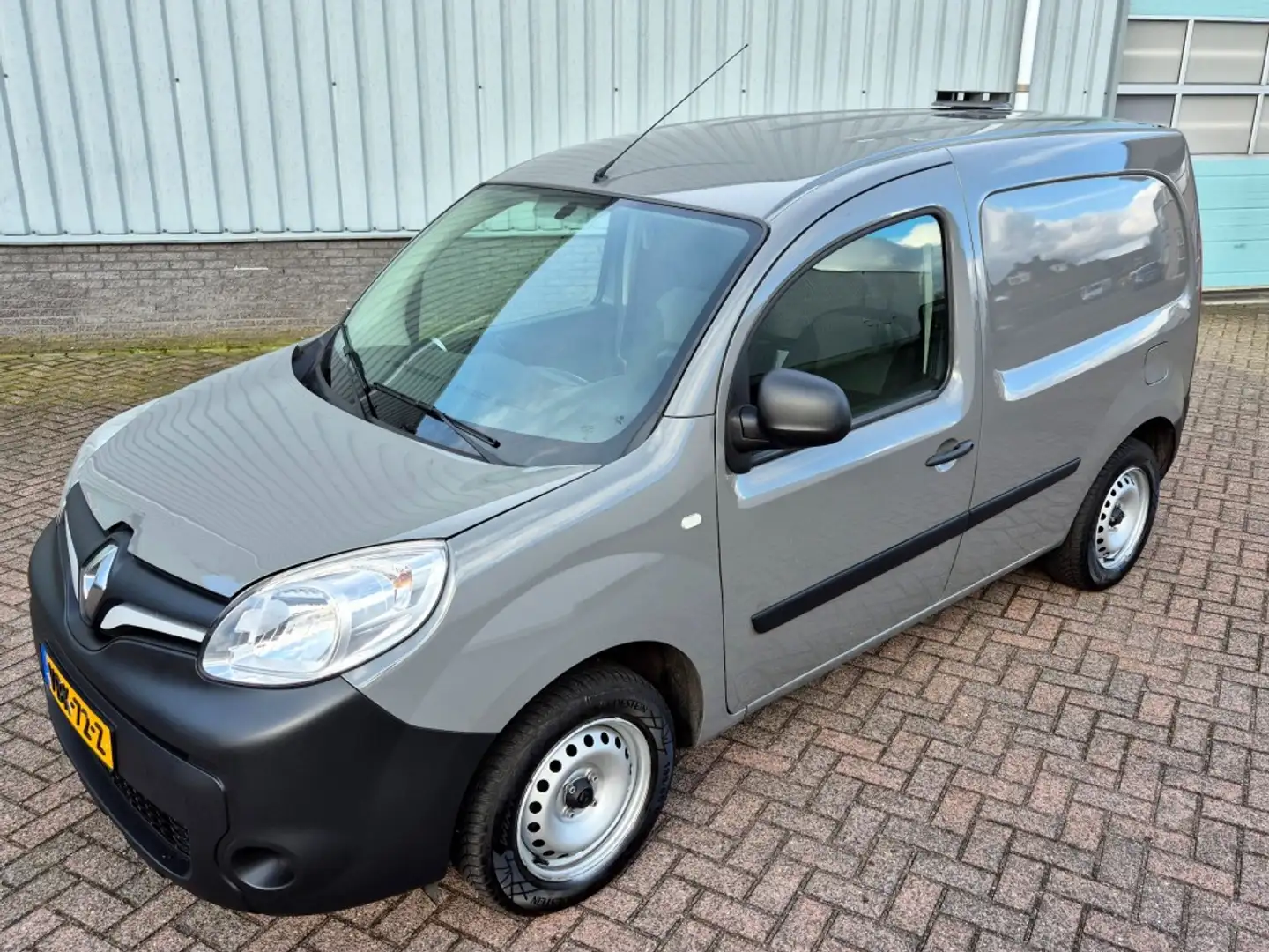 Renault Kangoo 1.5 DCI Comfort Airco Euro 6 Grijs - 1