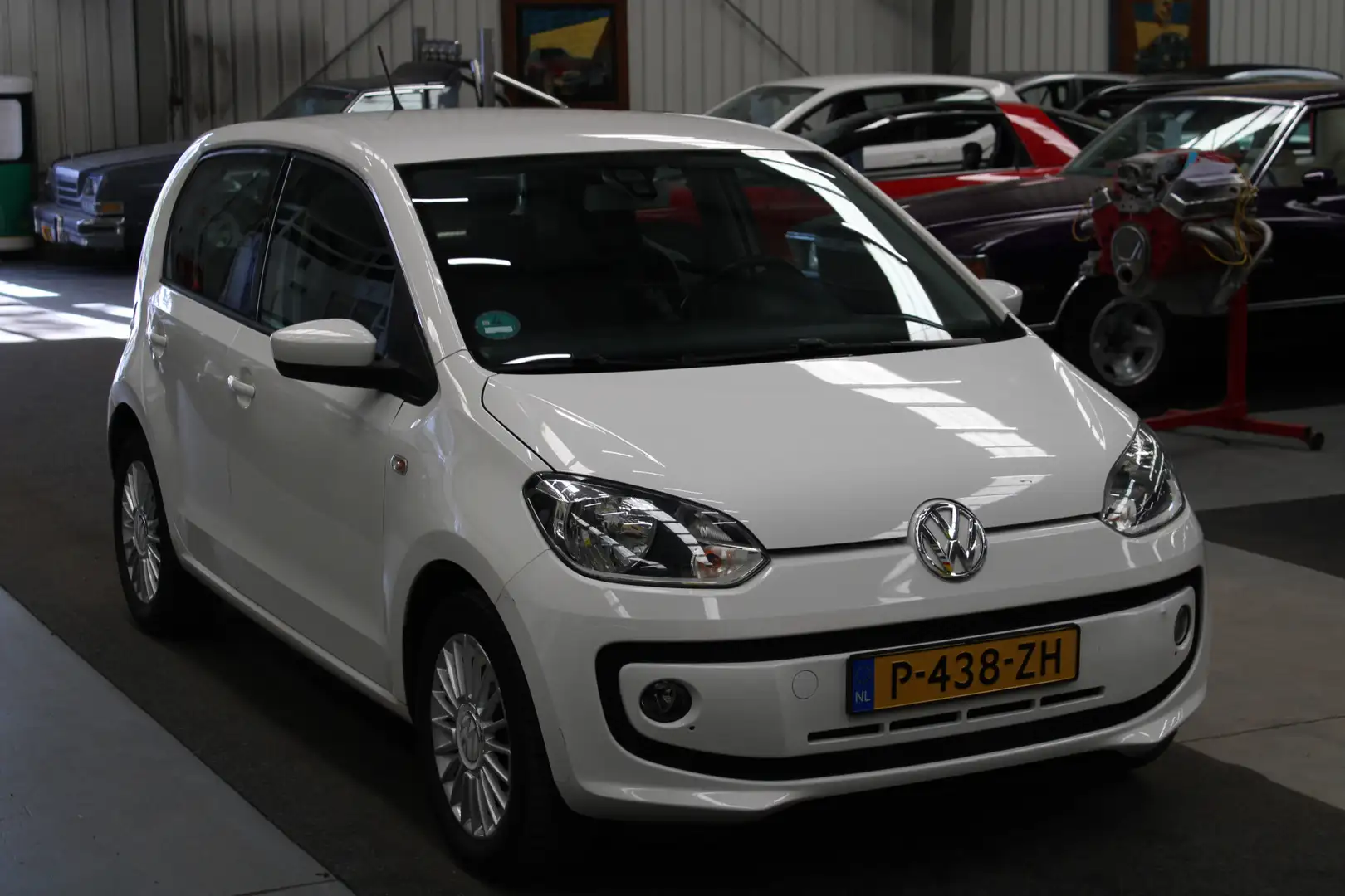 Volkswagen up! 1.0 move up! Automaat Airco, Lane assist, Navi, St Wit - 2