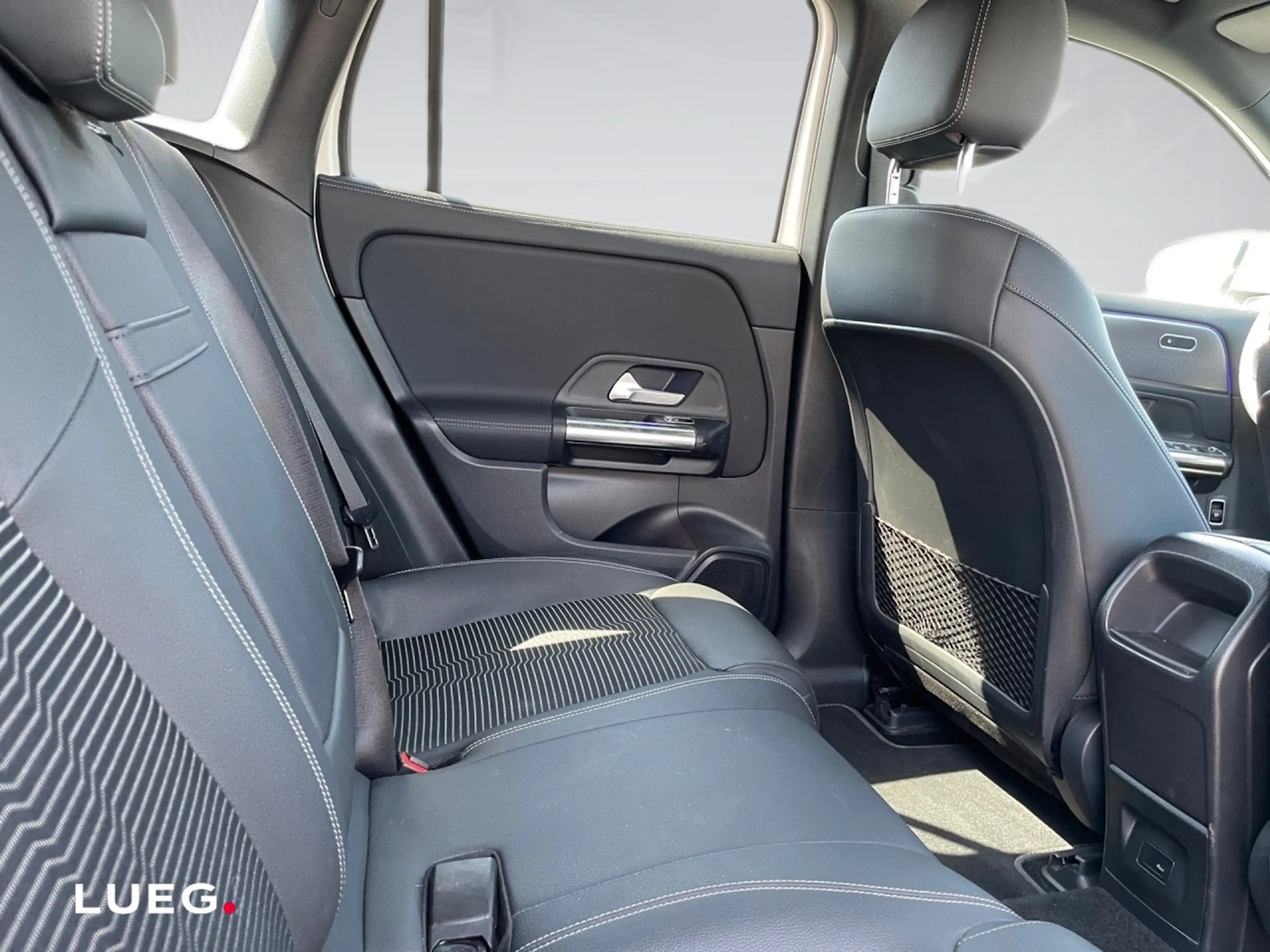 Mercedes-Benz EQA 250 Airpanel Distronic Perf ACC AUT Kam. LED — photo 13